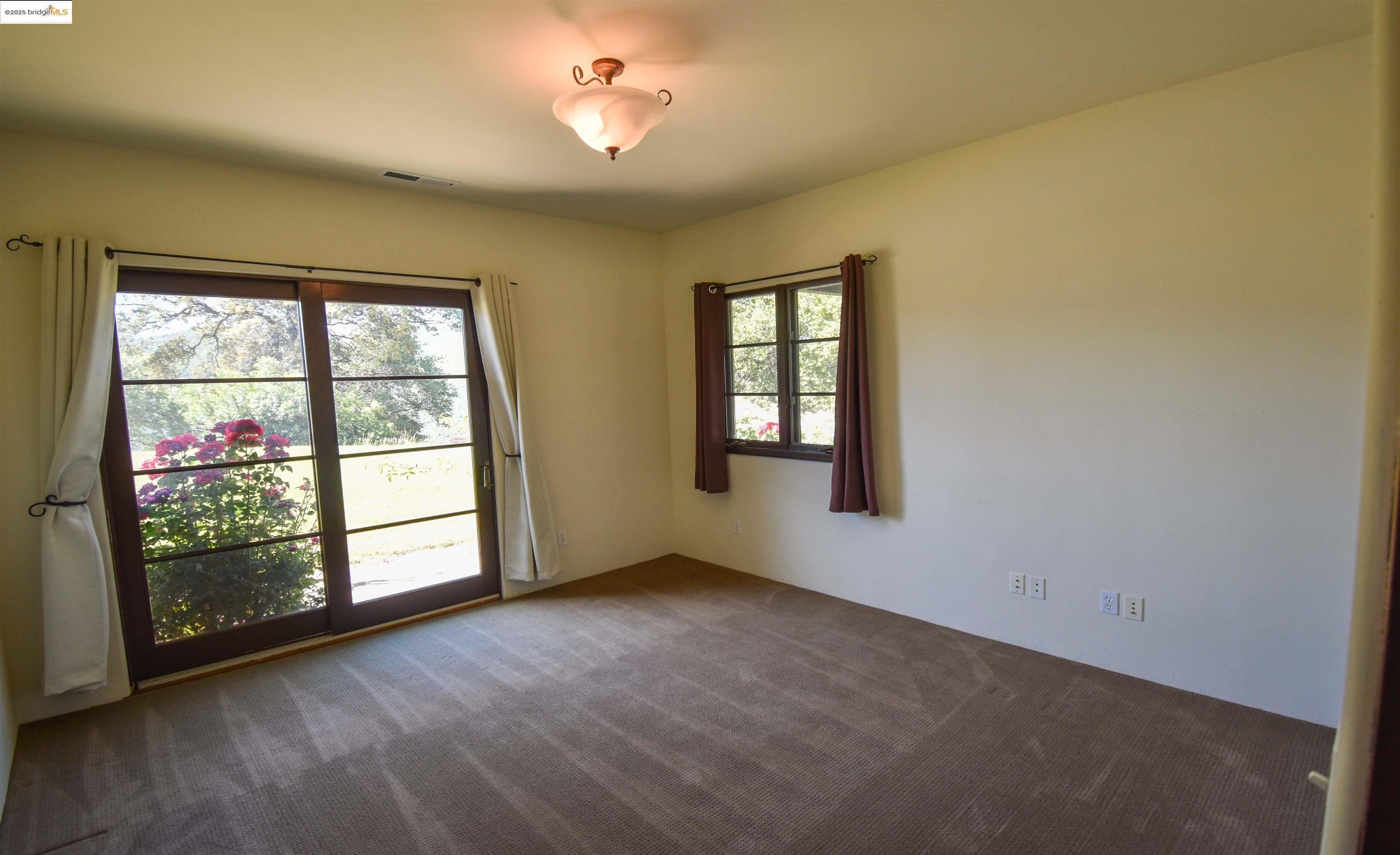 Sonora, California, 95370, United States, 4 Bedrooms Bedrooms, ,4 BathroomsBathrooms,Residential,For Sale,1846980
