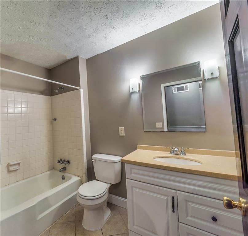 Woodstock, Georgia, 30188, United States, 4 Bedrooms Bedrooms, ,3 BathroomsBathrooms,Residential,For Sale,1974094