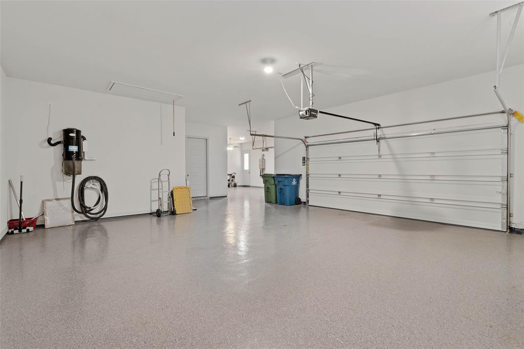 Shady Shores, Texas, 76208, United States, 4 Bedrooms Bedrooms, ,4 BathroomsBathrooms,Residential,For Sale,1983934