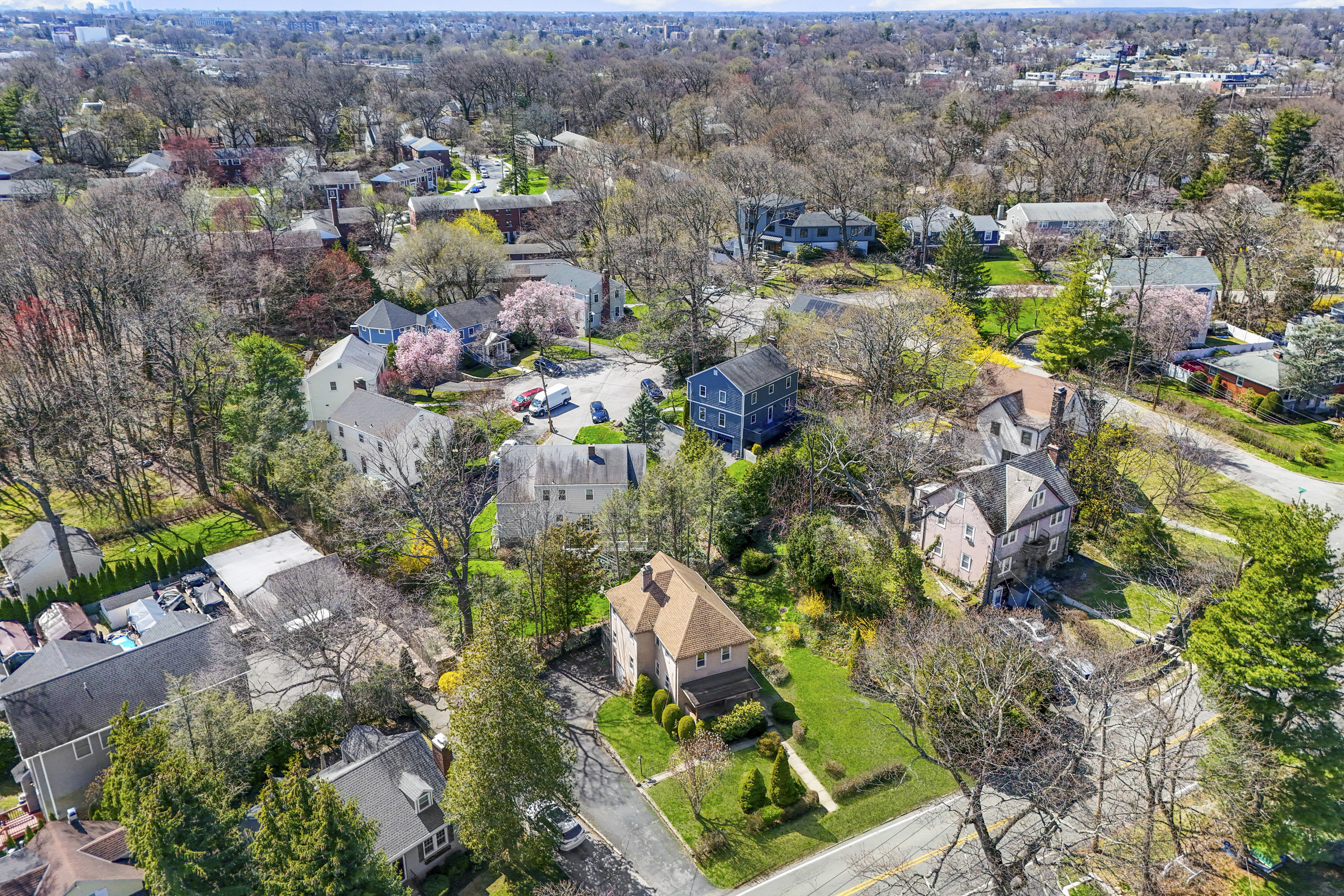  Charming Larchmont Colonial - 物件實景