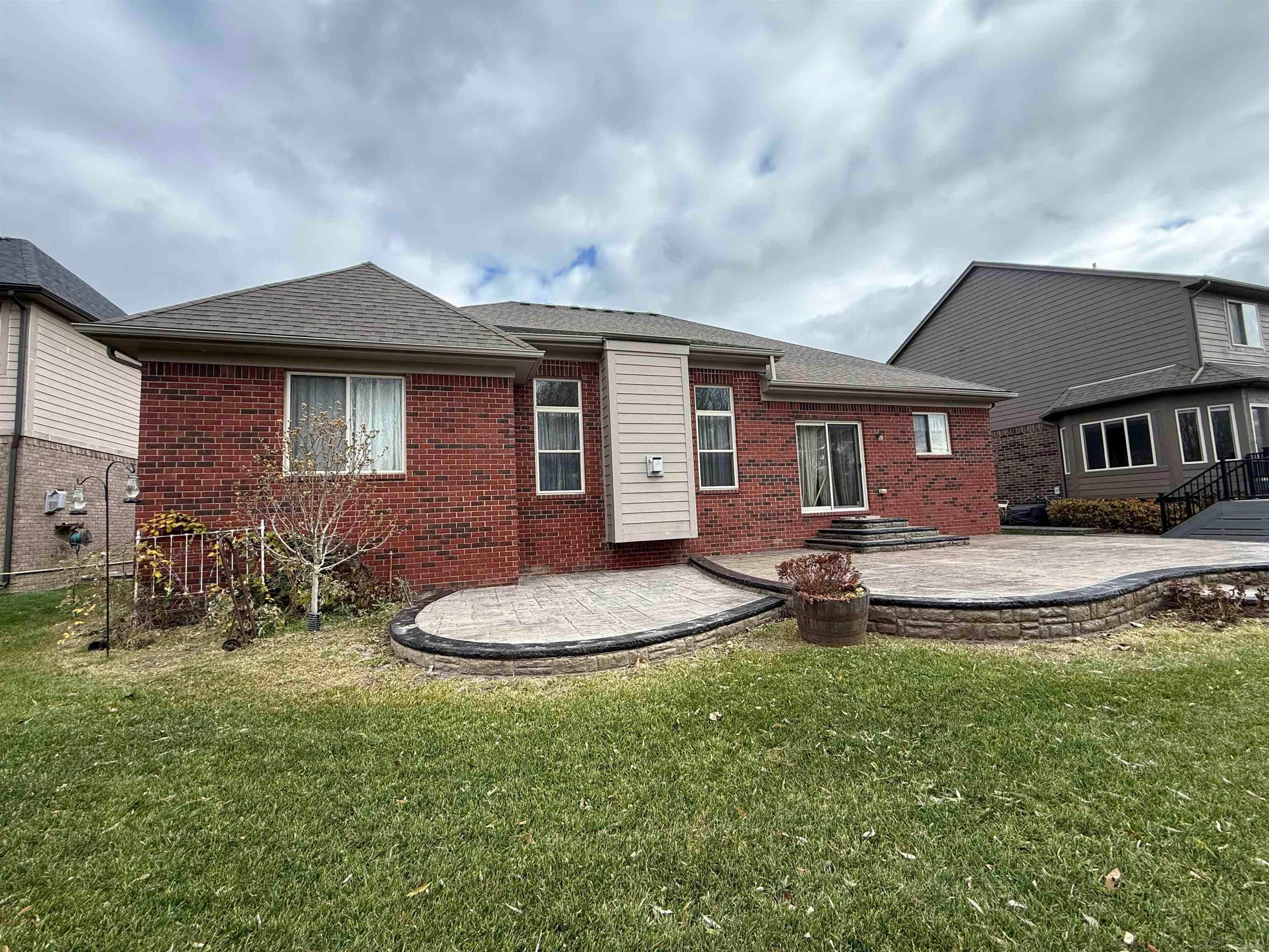 Macomb, Michigan, 48042, United States, 3 Bedrooms Bedrooms, ,3 BathroomsBathrooms,Residential,For Sale,2002873