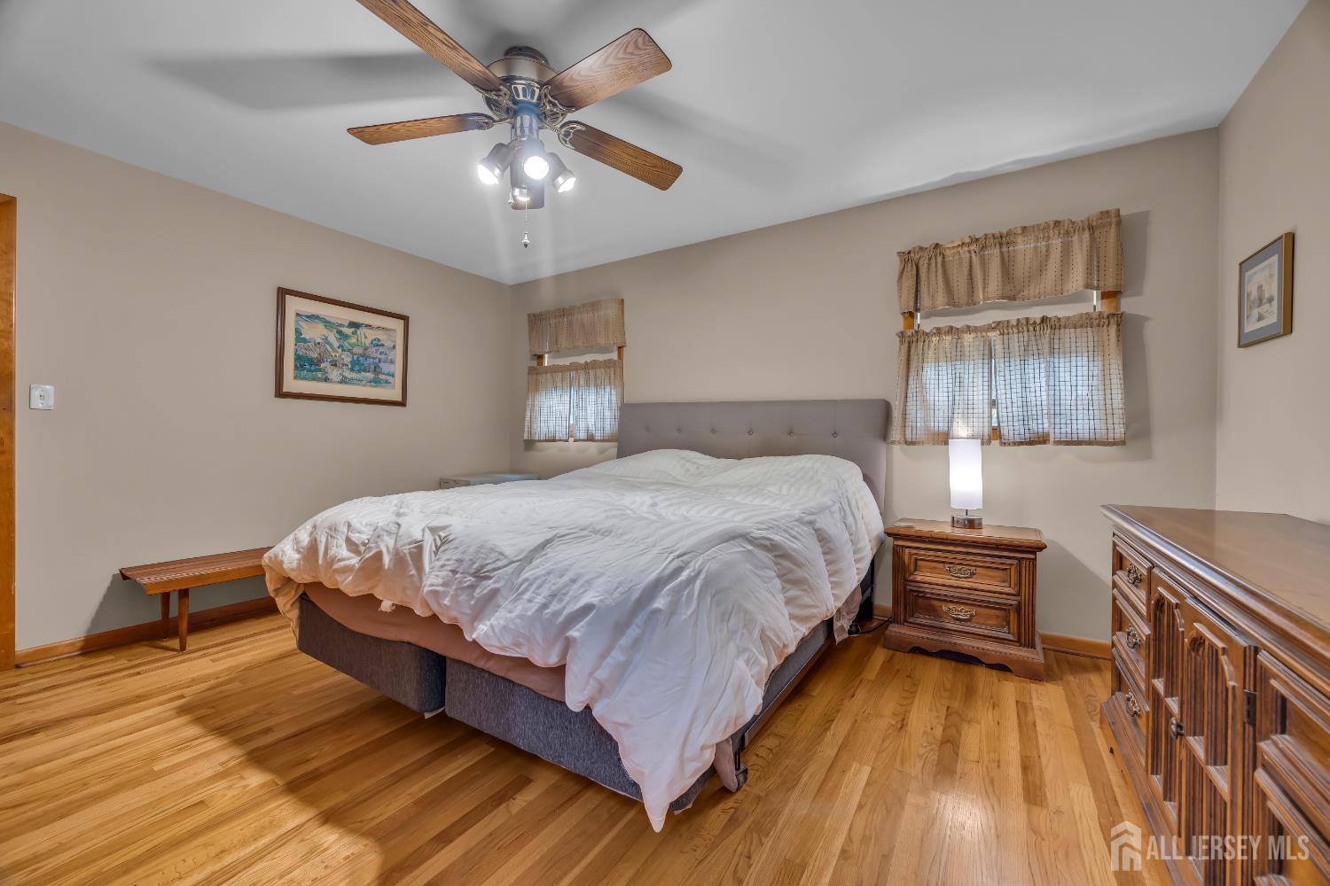 Edison, New Jersey, 08820, United States, 3 Bedrooms Bedrooms, ,2 BathroomsBathrooms,Residential,For Sale,1989177