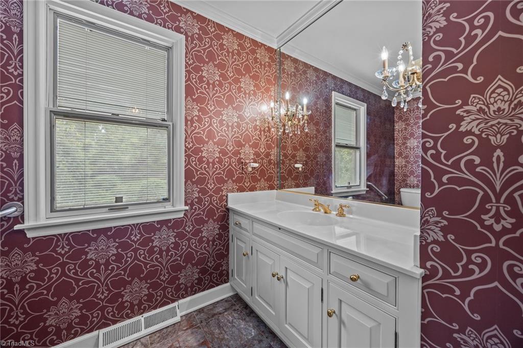 High Point, North Carolina, 27262, United States, 5 Bedrooms Bedrooms, ,4 BathroomsBathrooms,Residential,For Sale,1925566