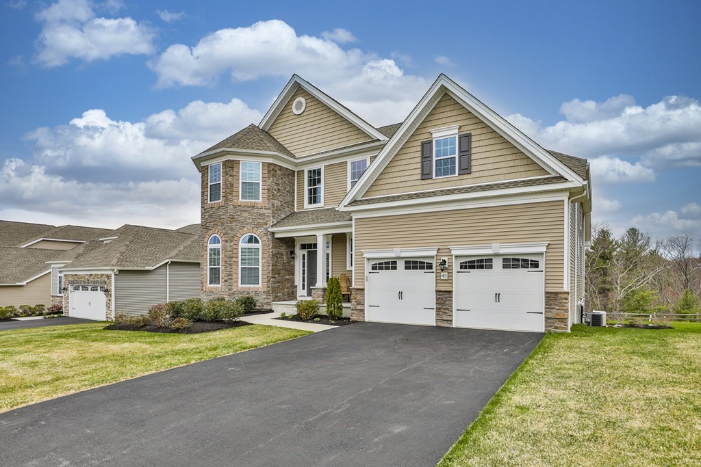 45 Pine Tree Drive, 45, Methuen, Massachusetts, 01844, United States, 4 Bedrooms Bedrooms, ,4 BathroomsBathrooms,Residential,For Sale,45 Pine Tree Drive , 45,1010520