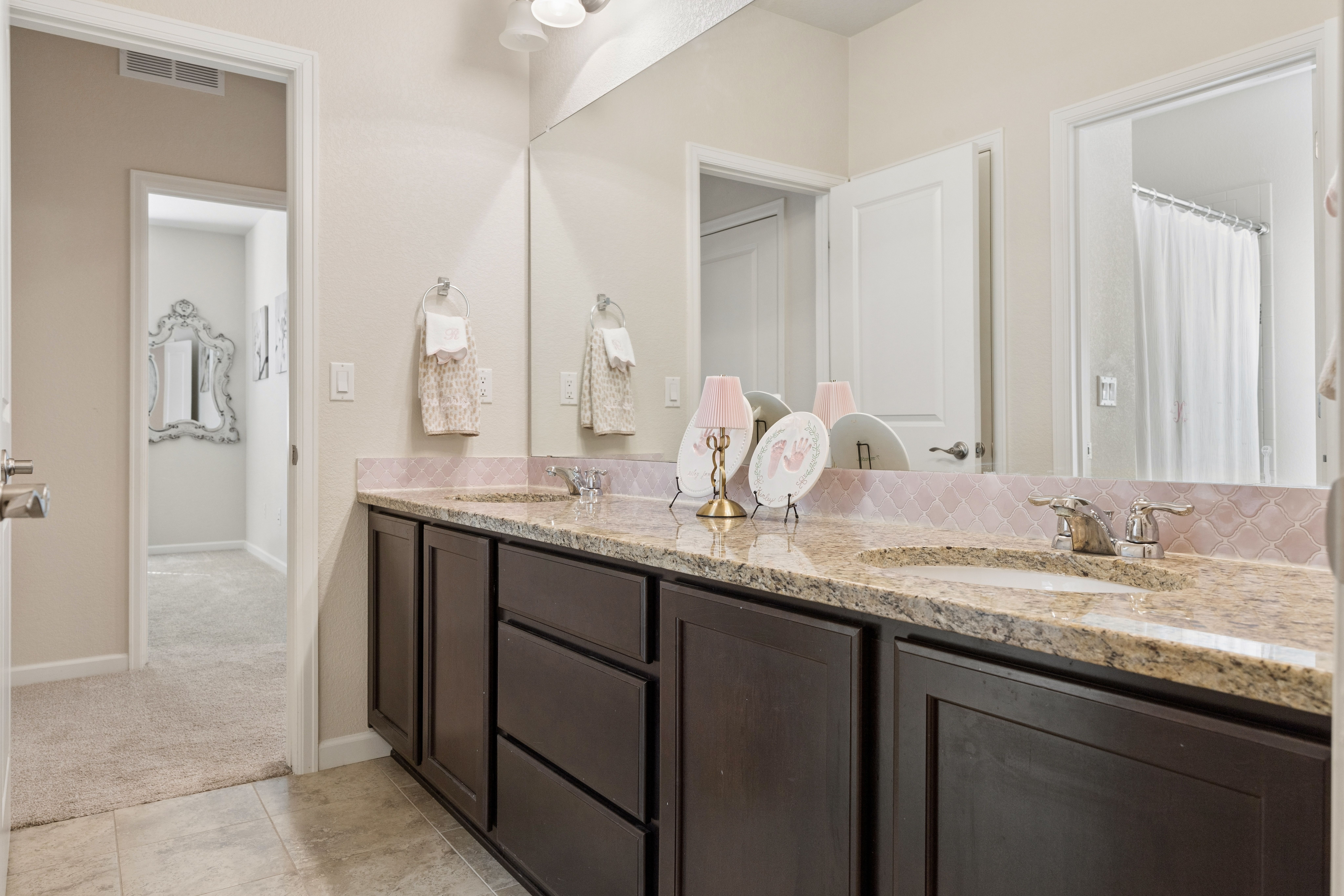  A beautifully appointed two-story home in the desirable Blackstone Country Club. - 物件實景