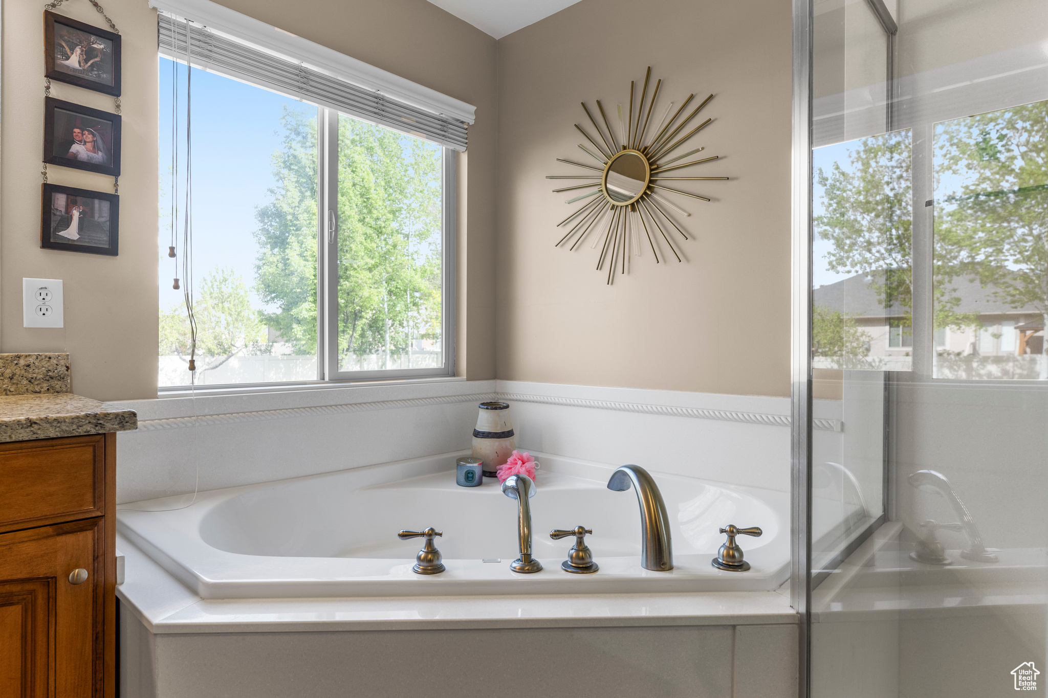 Layton, Utah, 84041, United States, 6 Bedrooms Bedrooms, ,3 BathroomsBathrooms,Residential,For Sale,1795196