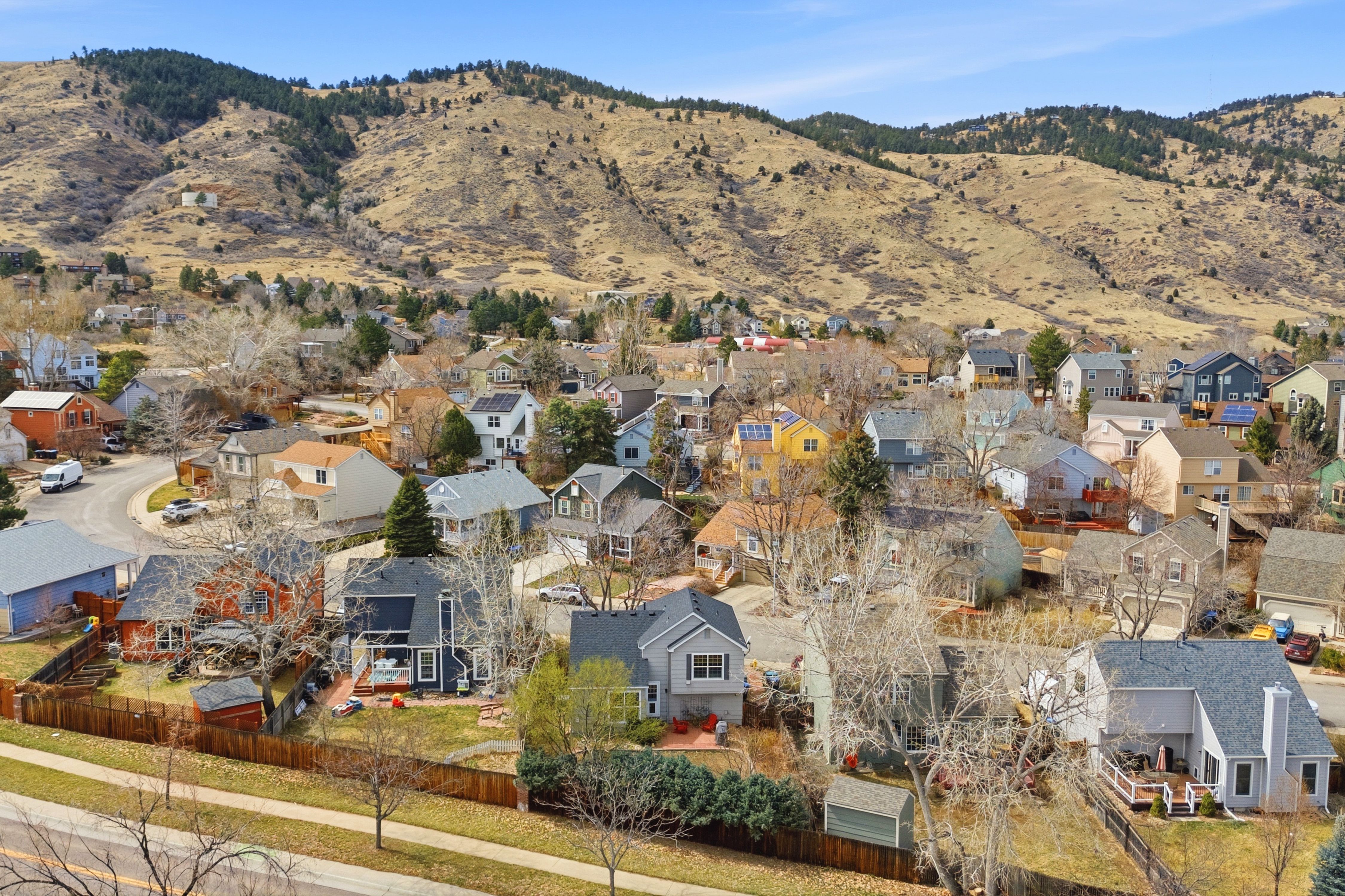  Nestled at the Base of the Beautiful Golden Foothills in Desirable Lakota Hills - 物件實景