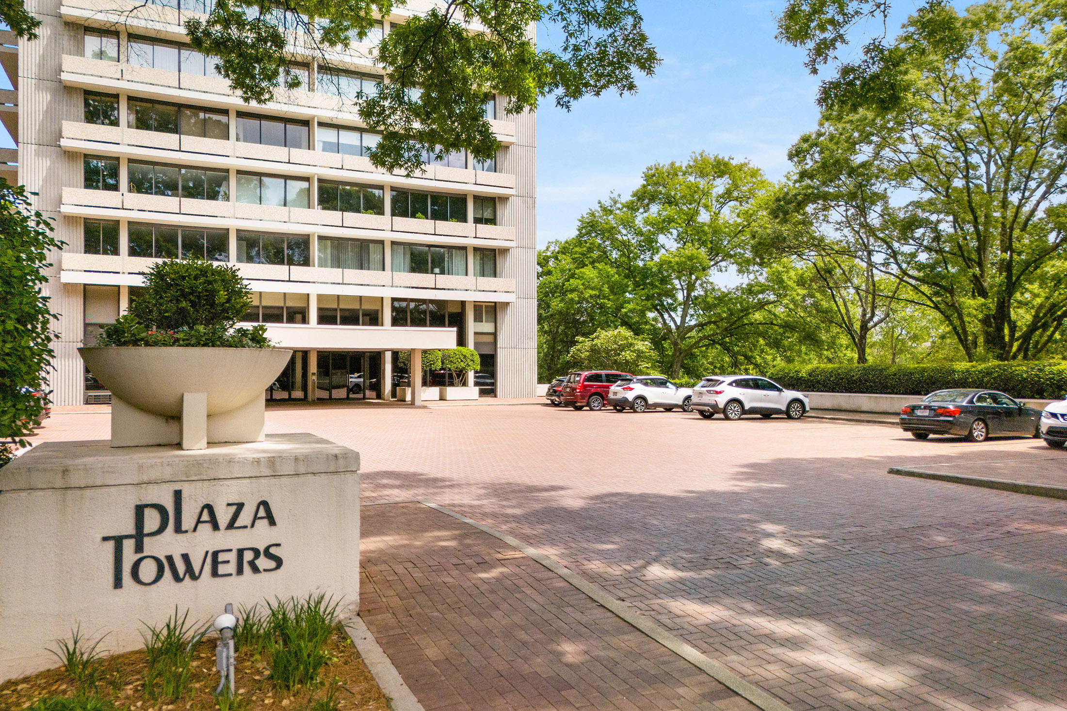  Easy Living at Plaza Towers - 物件實景