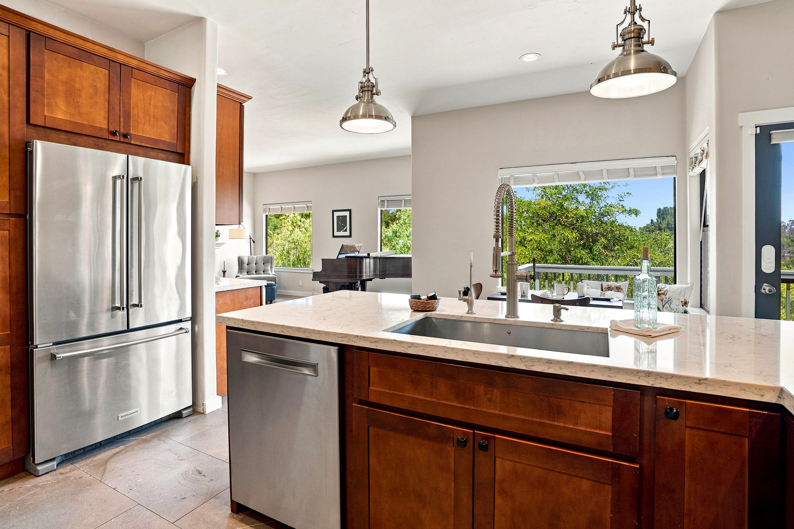  5324 Hidden Oak Court, Royal Oaks - 物件實景