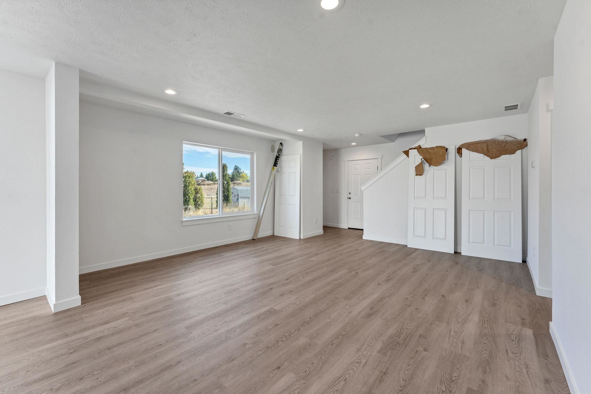 Spokane, Washington, 99212, United States, 3 Bedrooms Bedrooms, ,6 BathroomsBathrooms,Residential,For Sale,1986291