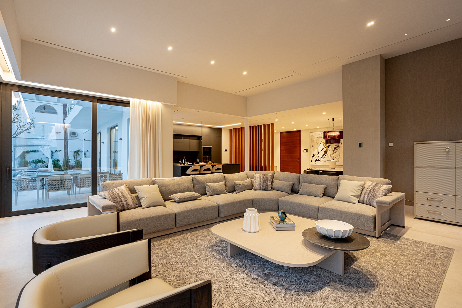  South-facing villa with expansive garden near El Paraíso Golf - 物件實景