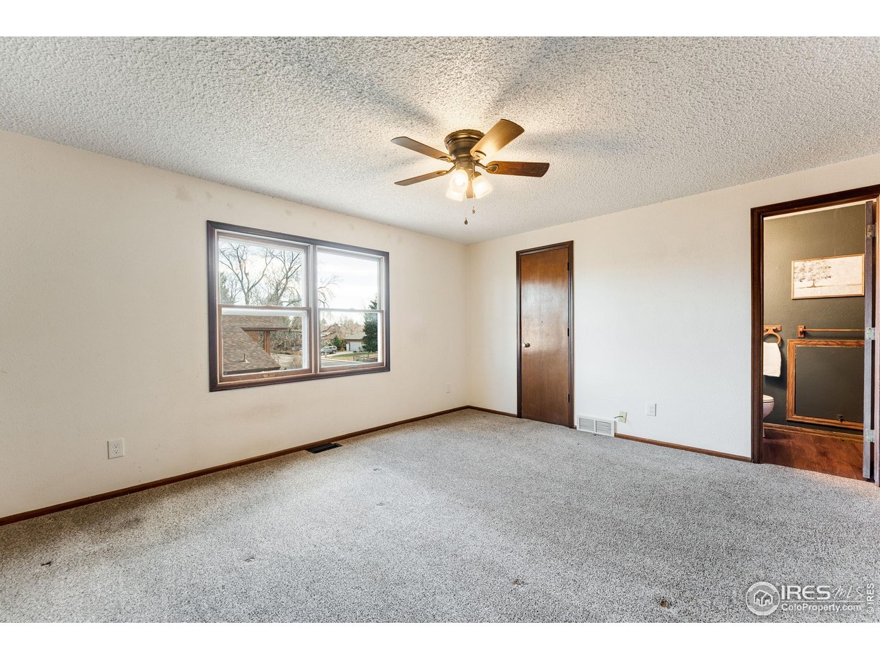 Longmont, Colorado, 80501, United States, 4 Bedrooms Bedrooms, ,2 BathroomsBathrooms,Residential,For Sale,1999140