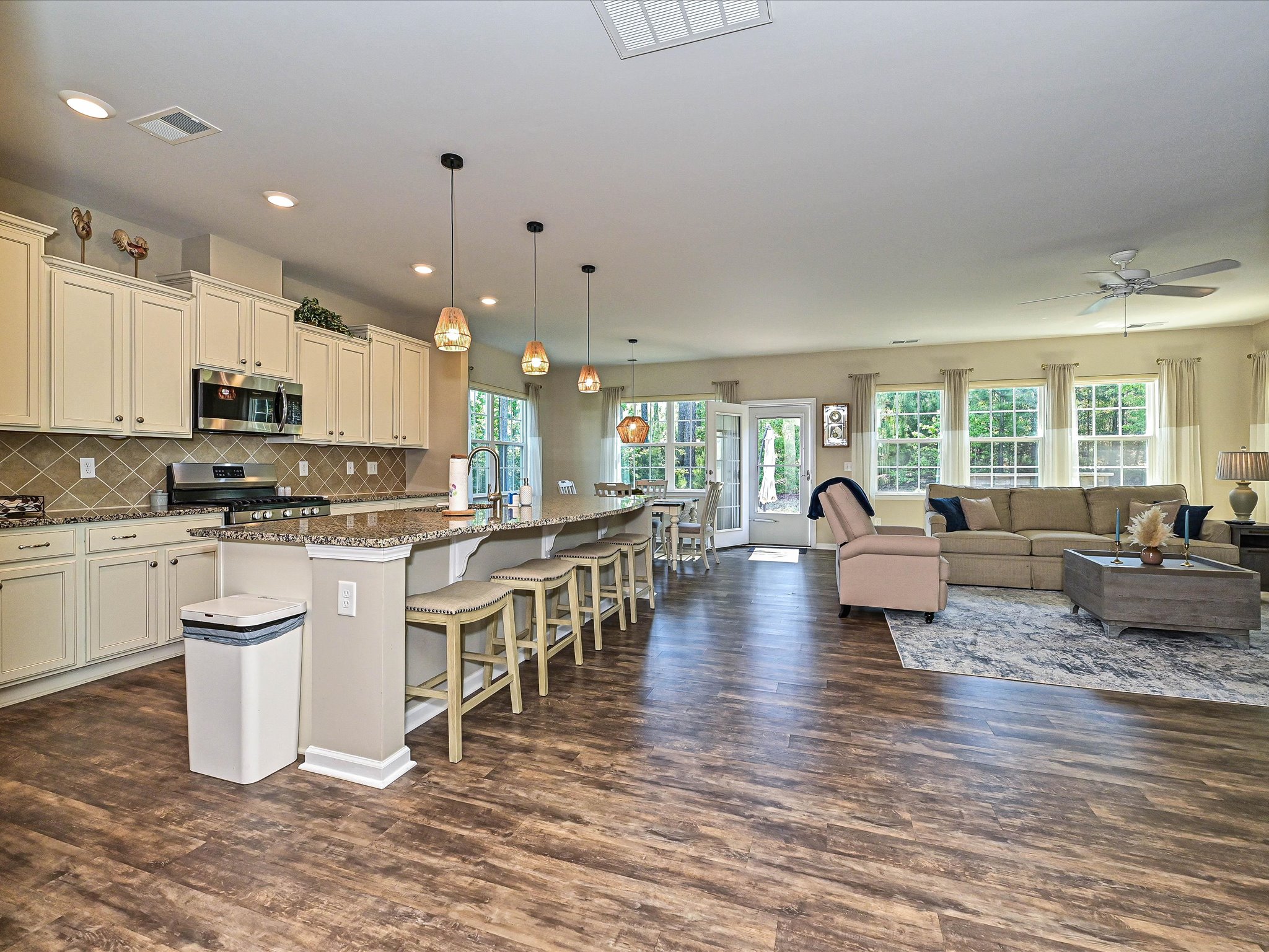 Mount Holly, North Carolina, 28120, United States, 4 Bedrooms Bedrooms, ,3 BathroomsBathrooms,Residential,For Sale,2049218