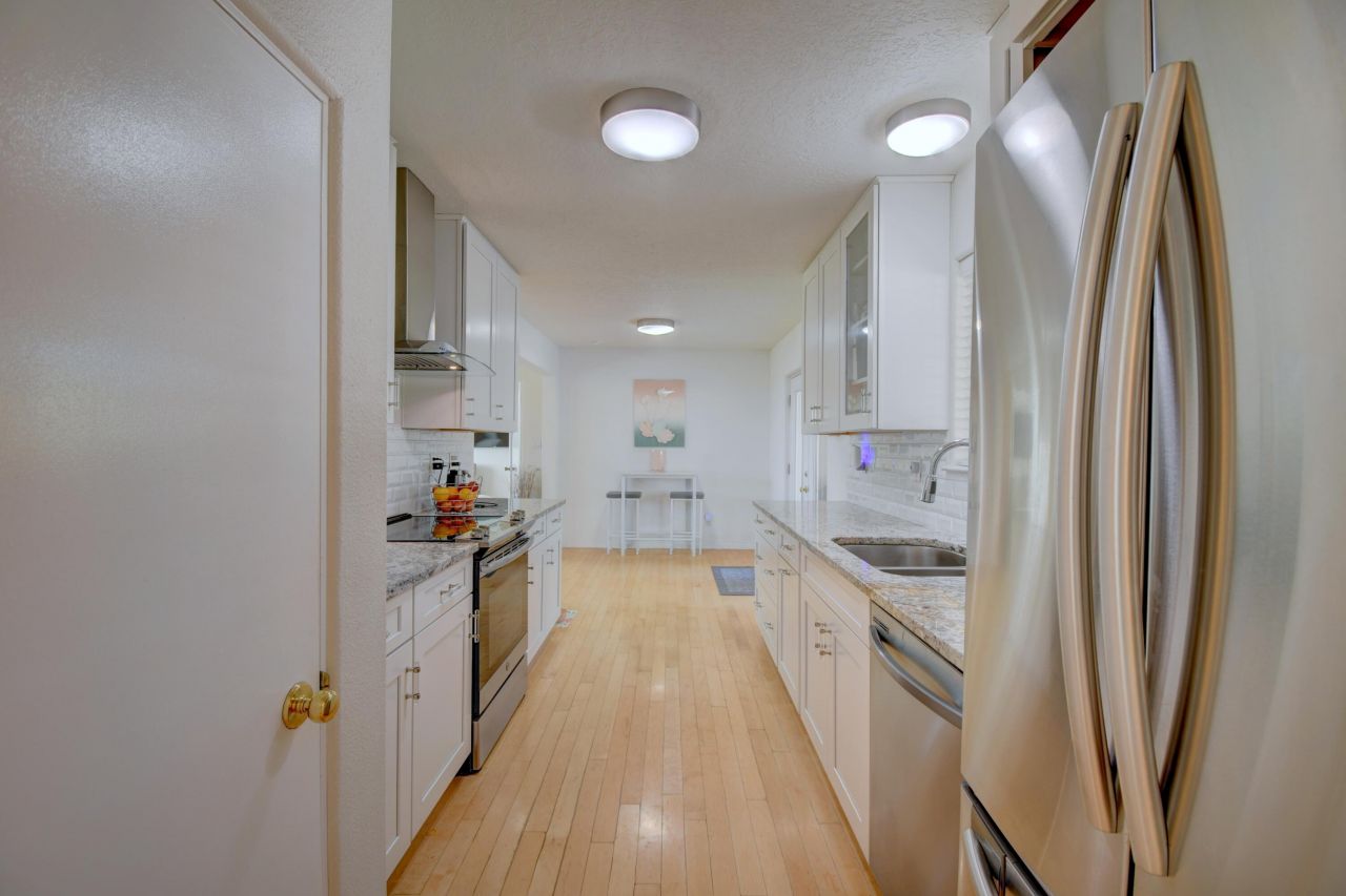 Edgewood, New Mexico, 87015, United States, 3 Bedrooms Bedrooms, ,2 BathroomsBathrooms,Residential,For Sale,1890562