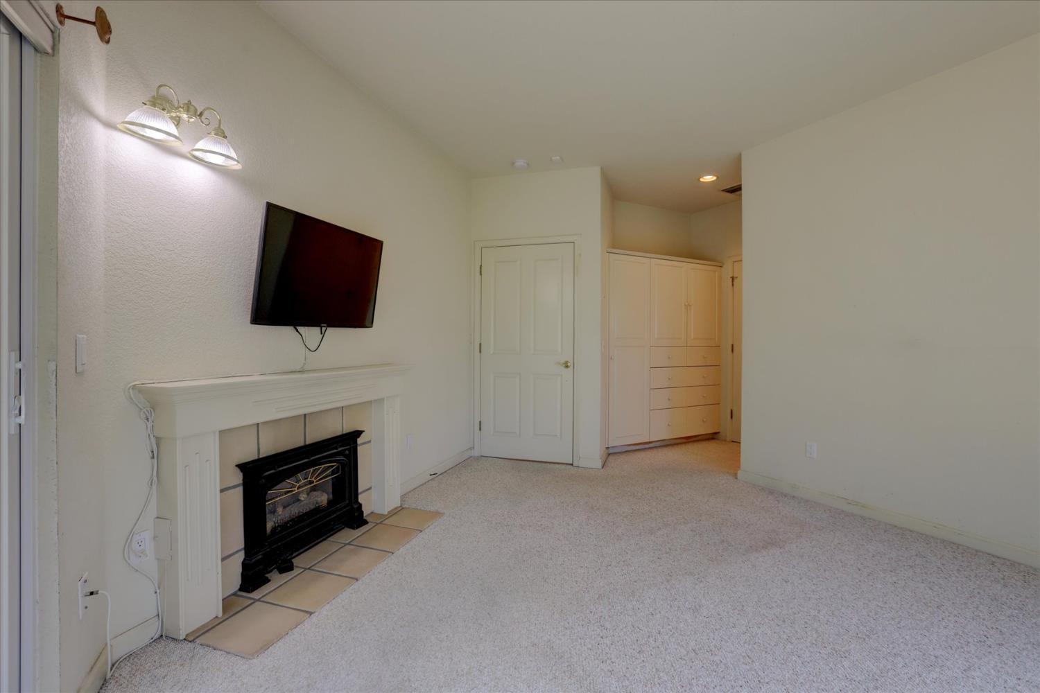 Nevada City, California, 95959, United States, 3 Bedrooms Bedrooms, ,3 BathroomsBathrooms,Residential,For Sale,1928446