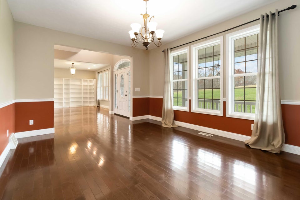 Dunnville, Kentucky, 42528, United States, 6 Bedrooms Bedrooms, ,5 BathroomsBathrooms,Residential,For Sale,1998018