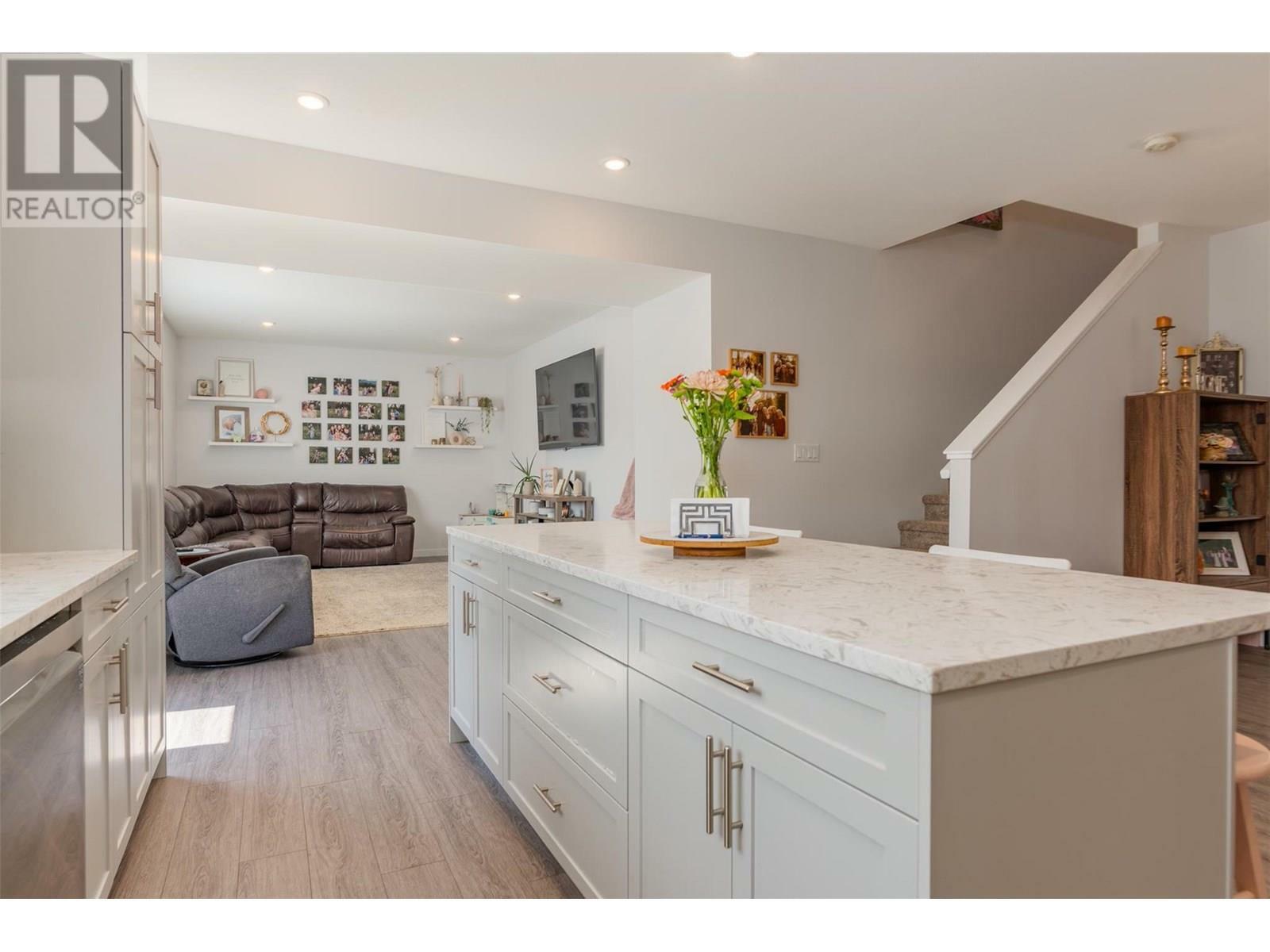 CASTLEGAR, British Columbia, V1N 4X8, CA, 6 Bedrooms Bedrooms, ,3 BathroomsBathrooms,Residential,For Sale,1883021