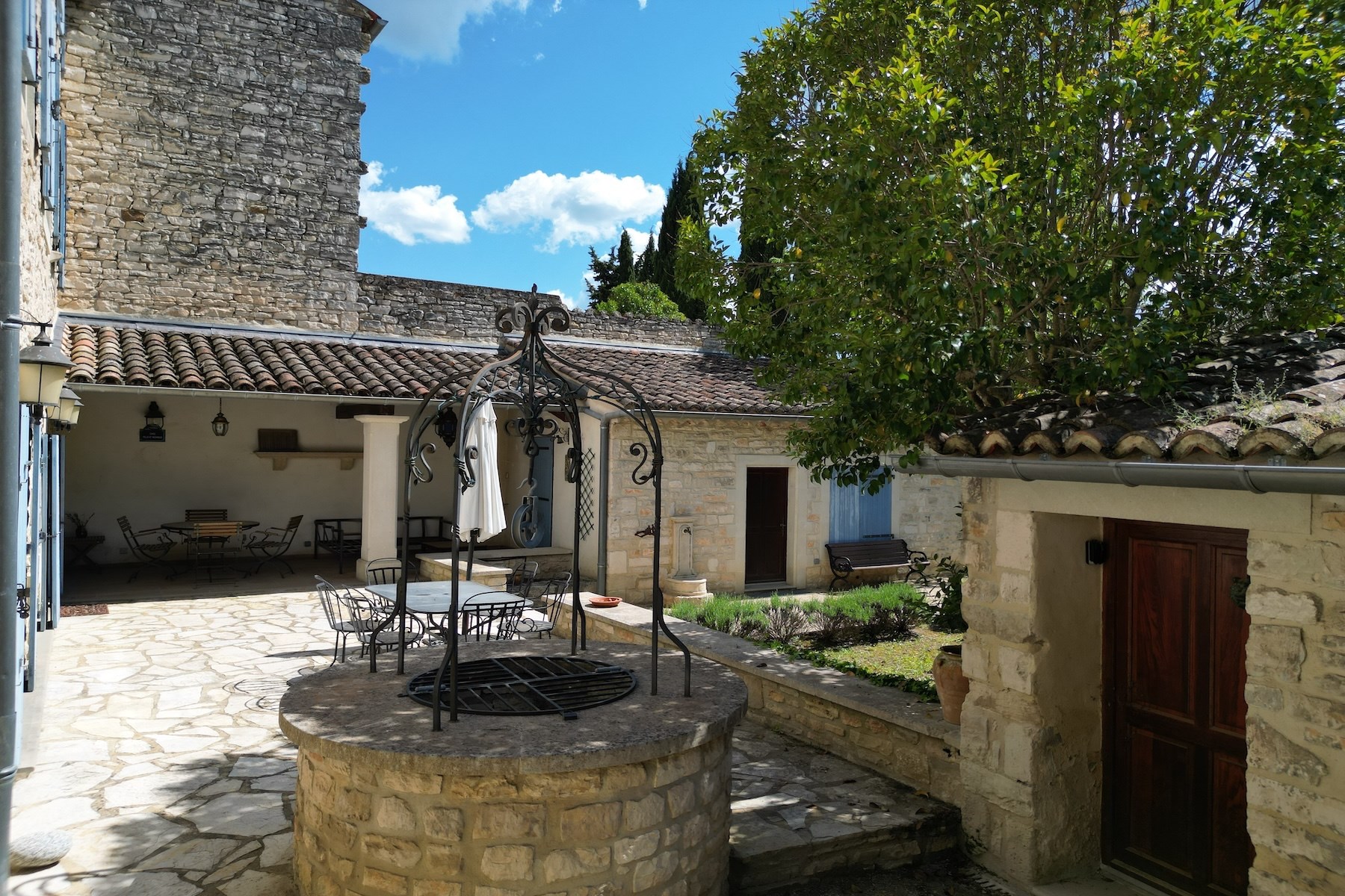  Exclusive Listing – Character-Filled Village Home with Garden, Terrace & Scenic… - 物件實景