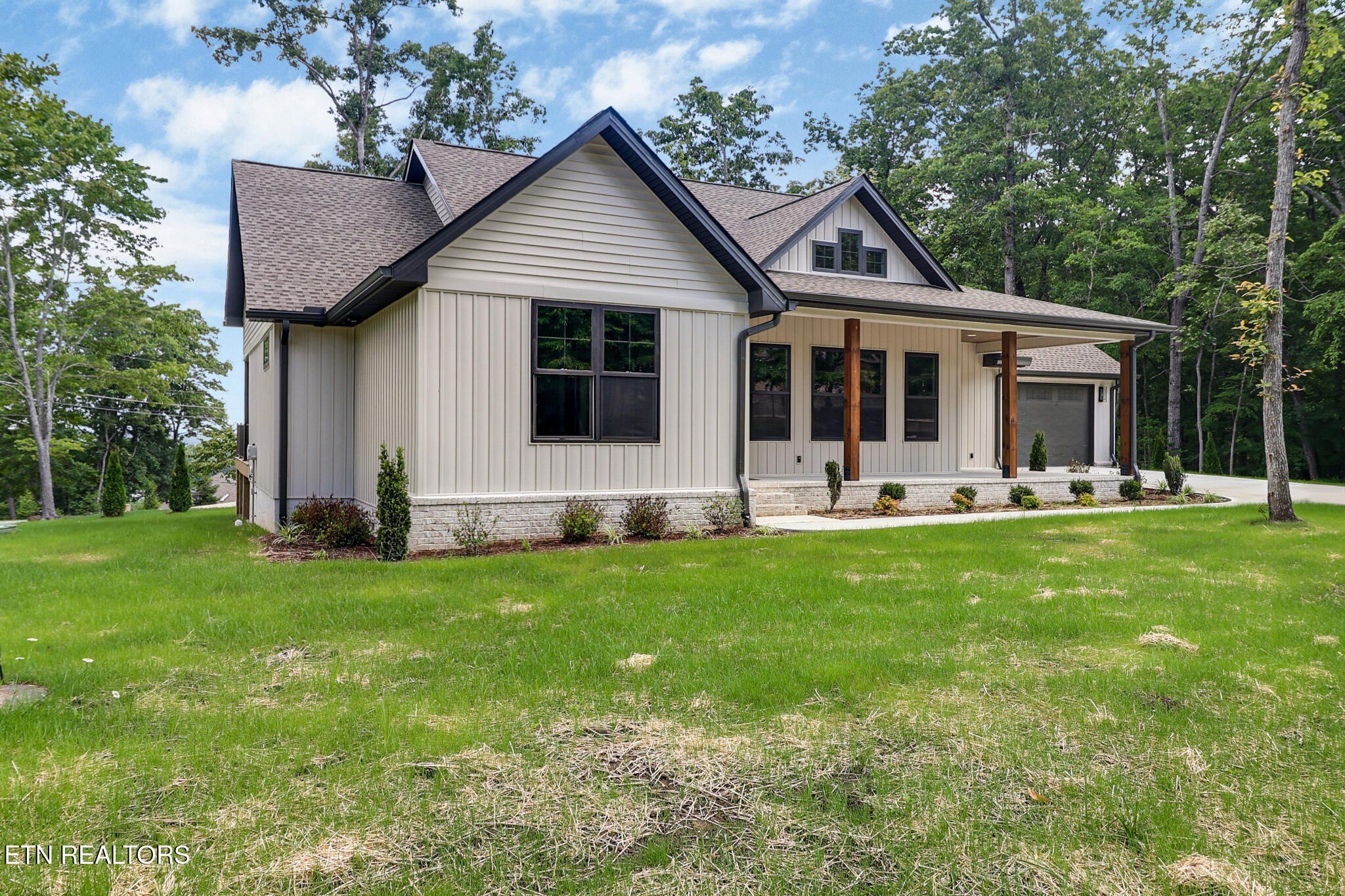 Crossville, Tennessee, 38558, United States, 3 Bedrooms Bedrooms, ,3 BathroomsBathrooms,Residential,For Sale,1998729