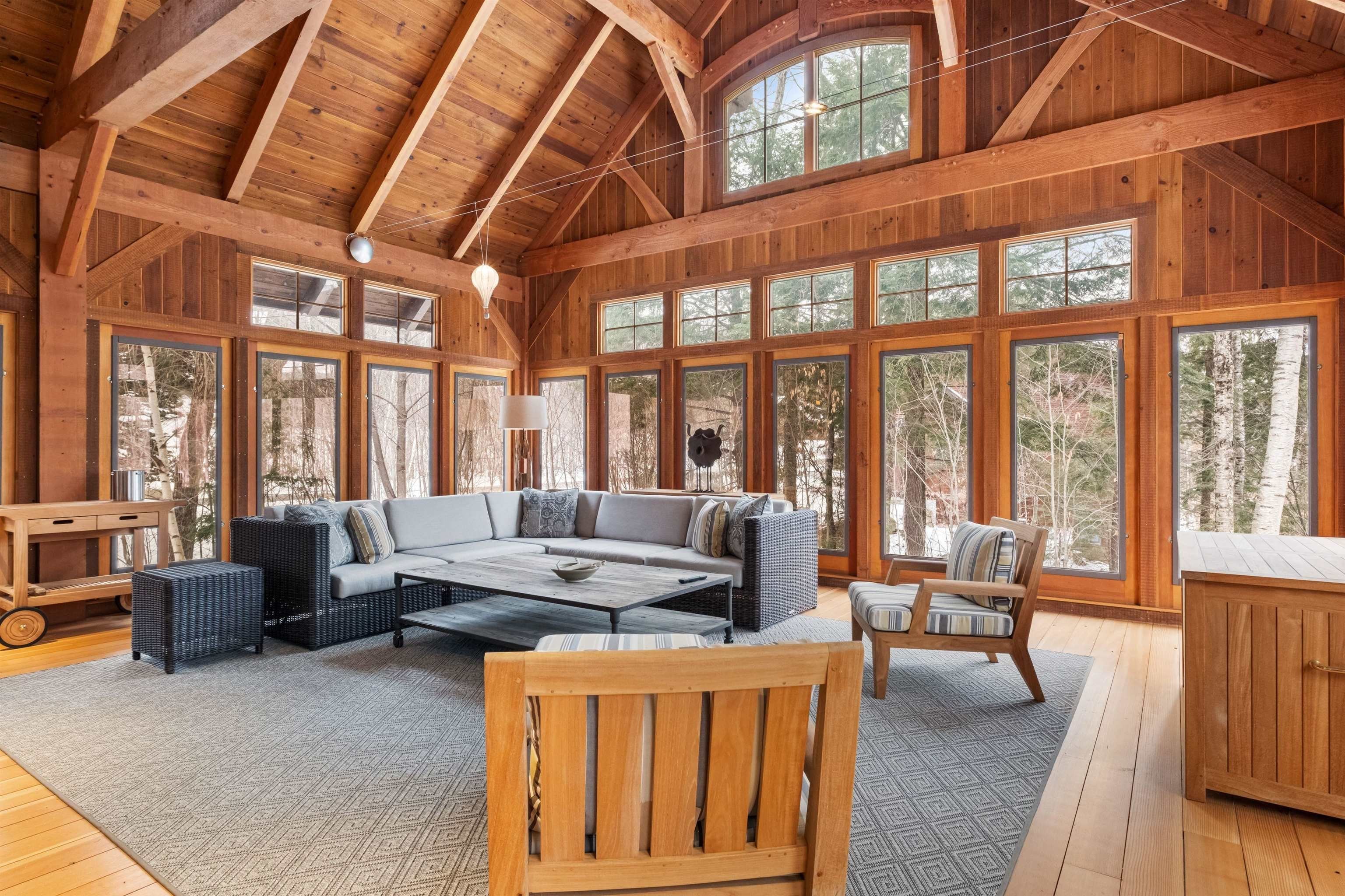 Lincoln, New Hampshire, 03251, United States, 7 Bedrooms Bedrooms, ,4 BathroomsBathrooms,Residential,For Sale,1983511