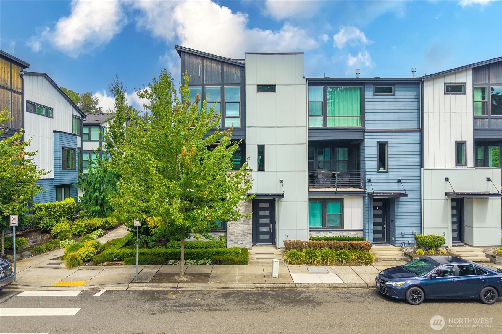 Bothell, Washington, 98011, United States, 4 Bedrooms Bedrooms, ,3 BathroomsBathrooms,Residential,For Sale,1992873