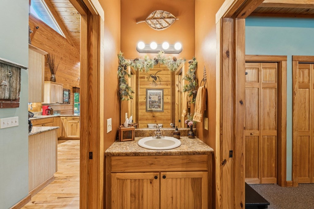Morganton, Georgia, 30560, United States, 3 Bedrooms Bedrooms, ,3 BathroomsBathrooms,Residential,For Sale,1905378