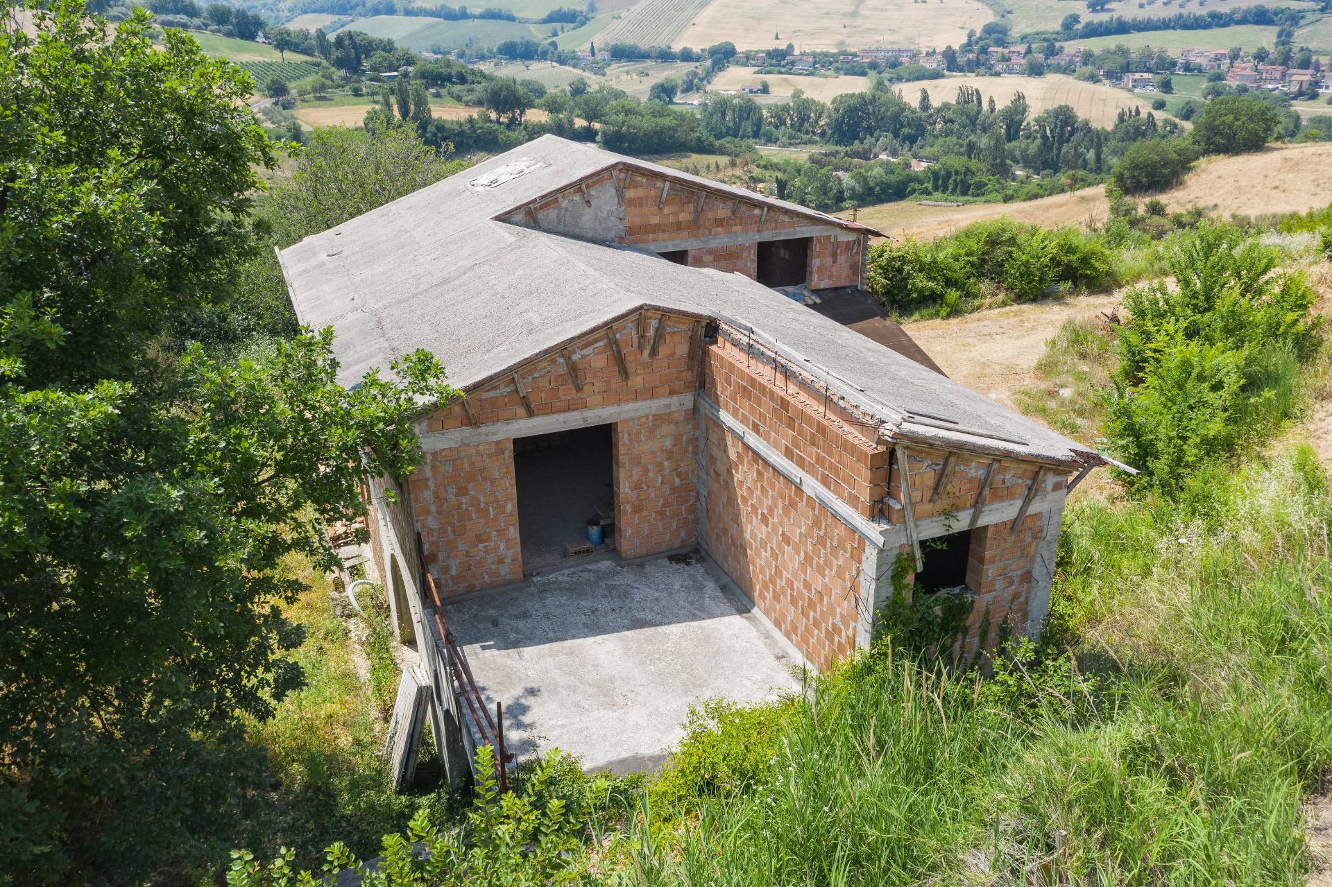 Montelabbate, Pesaro e Urbino, 61025, IT, 4 Bedrooms Bedrooms, ,3 BathroomsBathrooms,Residential,For Sale,1876192