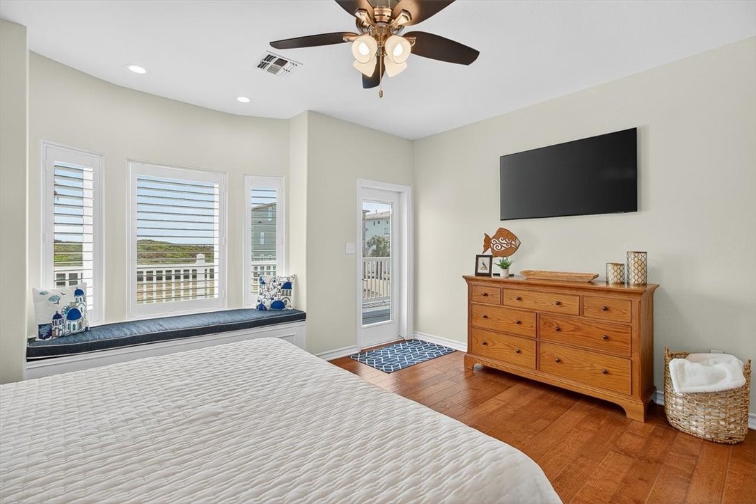 Port Aransas, Texas, 78373, United States, 4 Bedrooms Bedrooms, ,5 BathroomsBathrooms,Residential,For Sale,1926125