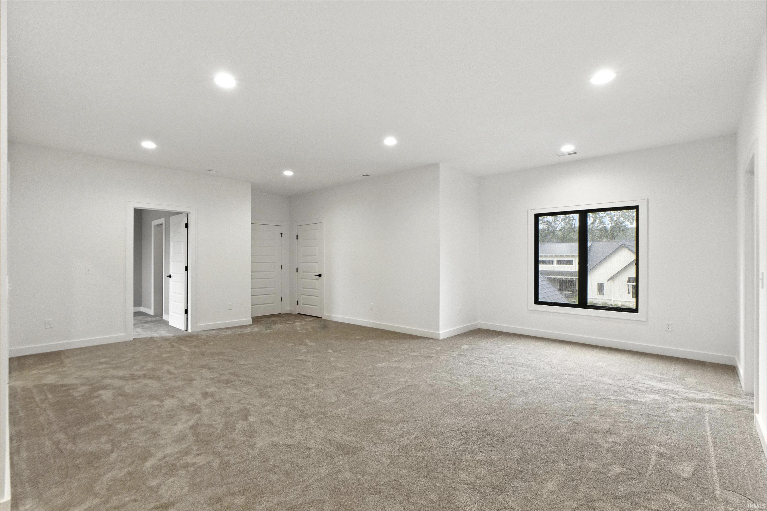 Huntertown, Indiana, 46748, United States, 4 Bedrooms Bedrooms, ,4 BathroomsBathrooms,Residential,For Sale,1977042