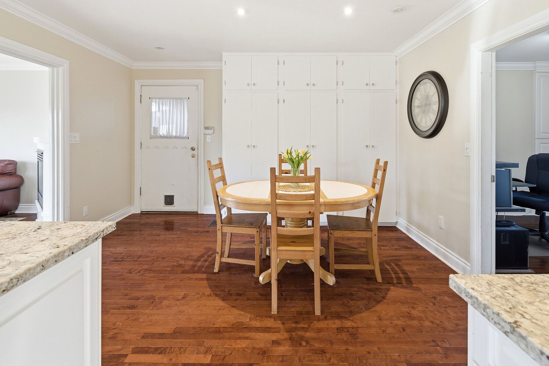  Gordon Head Family Home - 物件實景