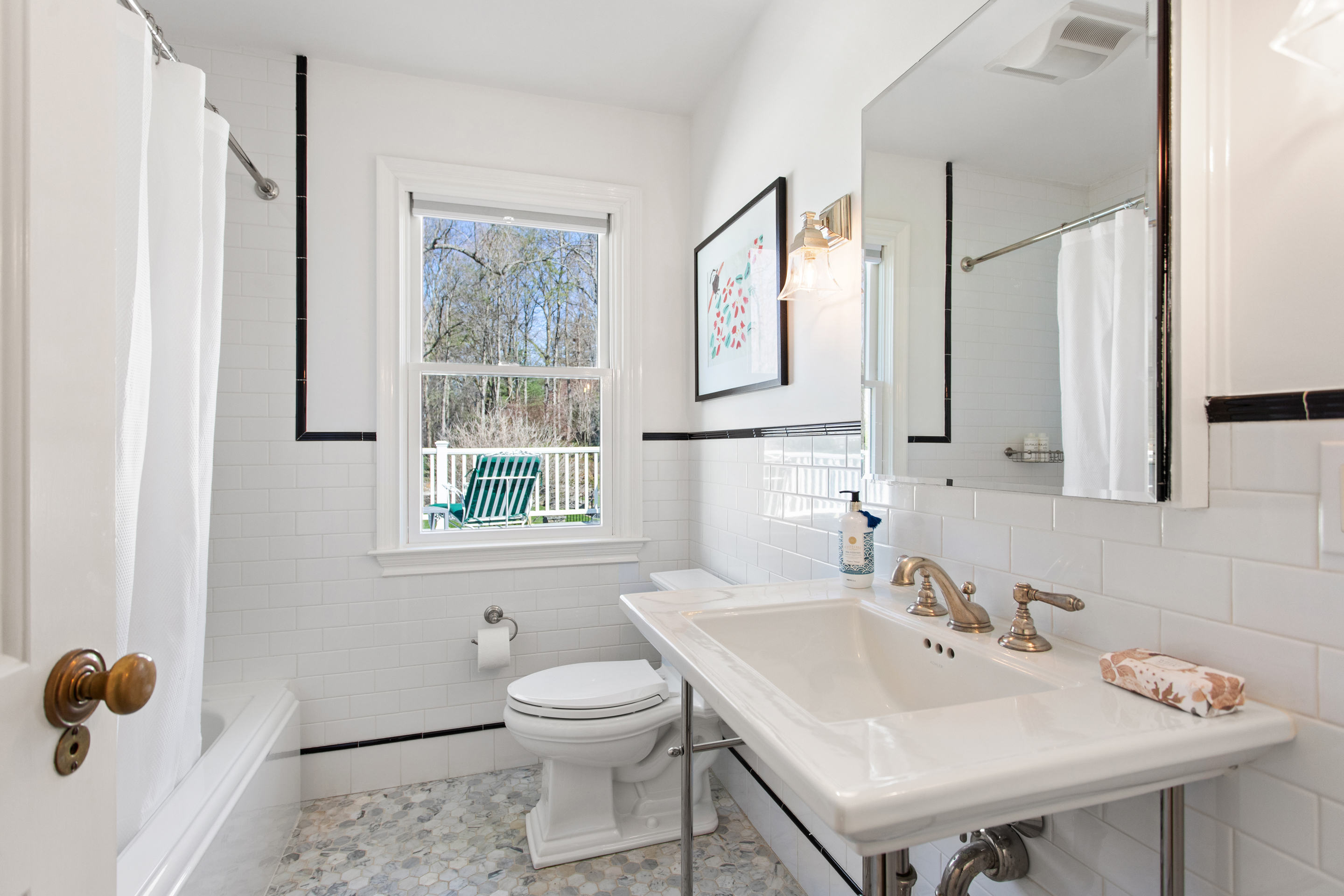  Stately Updated Colonial on Magnificent Grounds - 物件實景