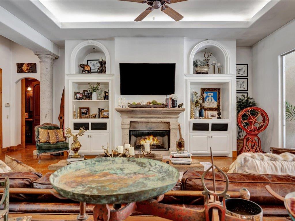 Lufkin, Texas, 75901, United States, 4 Bedrooms Bedrooms, ,5 BathroomsBathrooms,Residential,For Sale,1979665