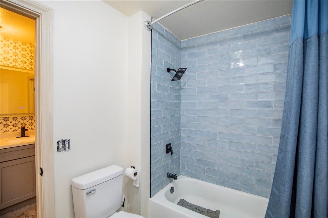 Siloam Springs, Arkansas, 72761, United States, 6 Bedrooms Bedrooms, ,4 BathroomsBathrooms,Residential,For Sale,1906870