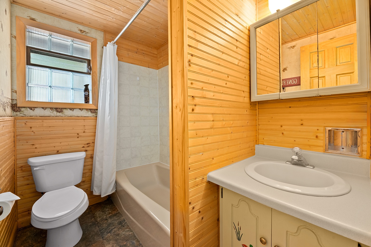 Manitowish Waters, Wisconsin, 54545, United States, 3 Bedrooms Bedrooms, ,4 BathroomsBathrooms,Residential,For Sale,1823646