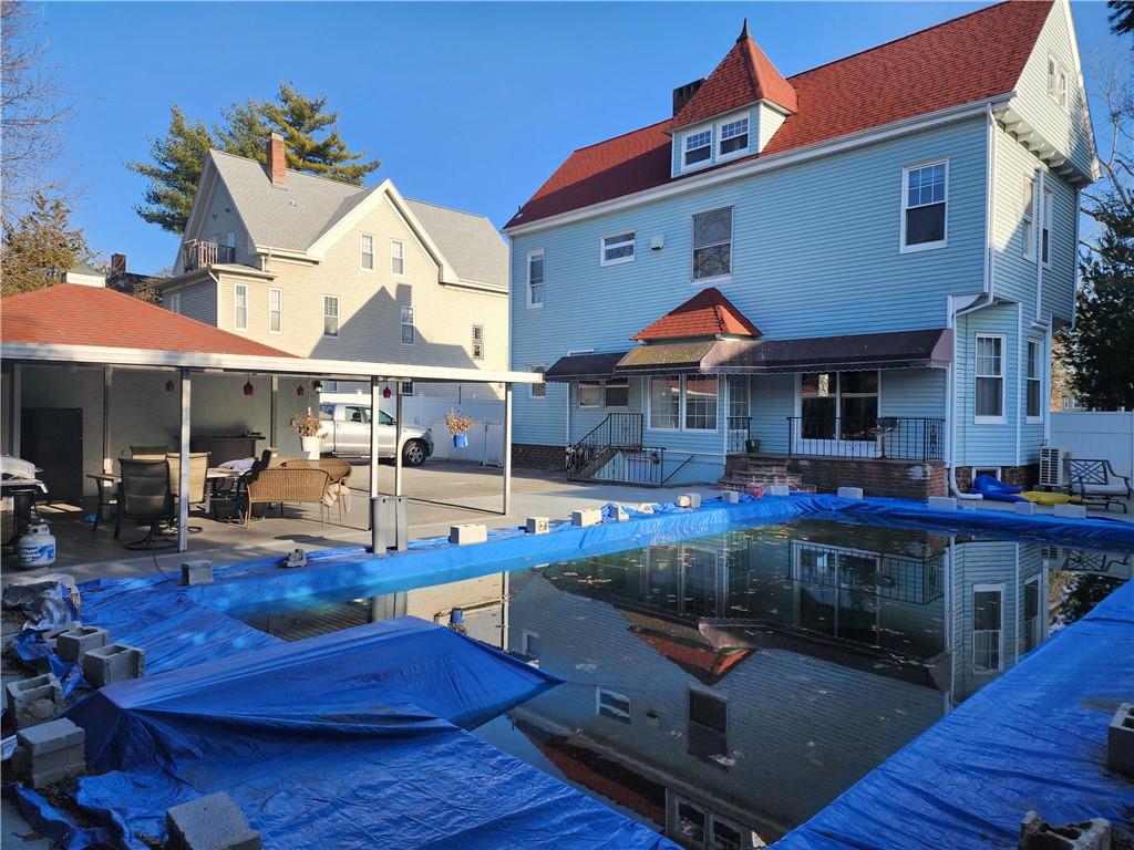 Cranston, Rhode Island, 02905, United States, 5 Bedrooms Bedrooms, ,3 BathroomsBathrooms,Residential,For Sale,1930877