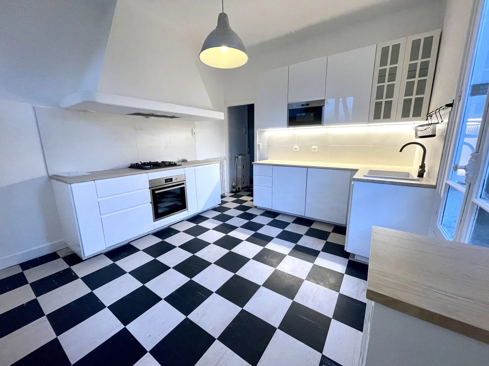 Le Vésinet, Île-de-France, 78110, FR, 5 Bedrooms Bedrooms, ,5 BathroomsBathrooms,Residential,For Sale,1994583