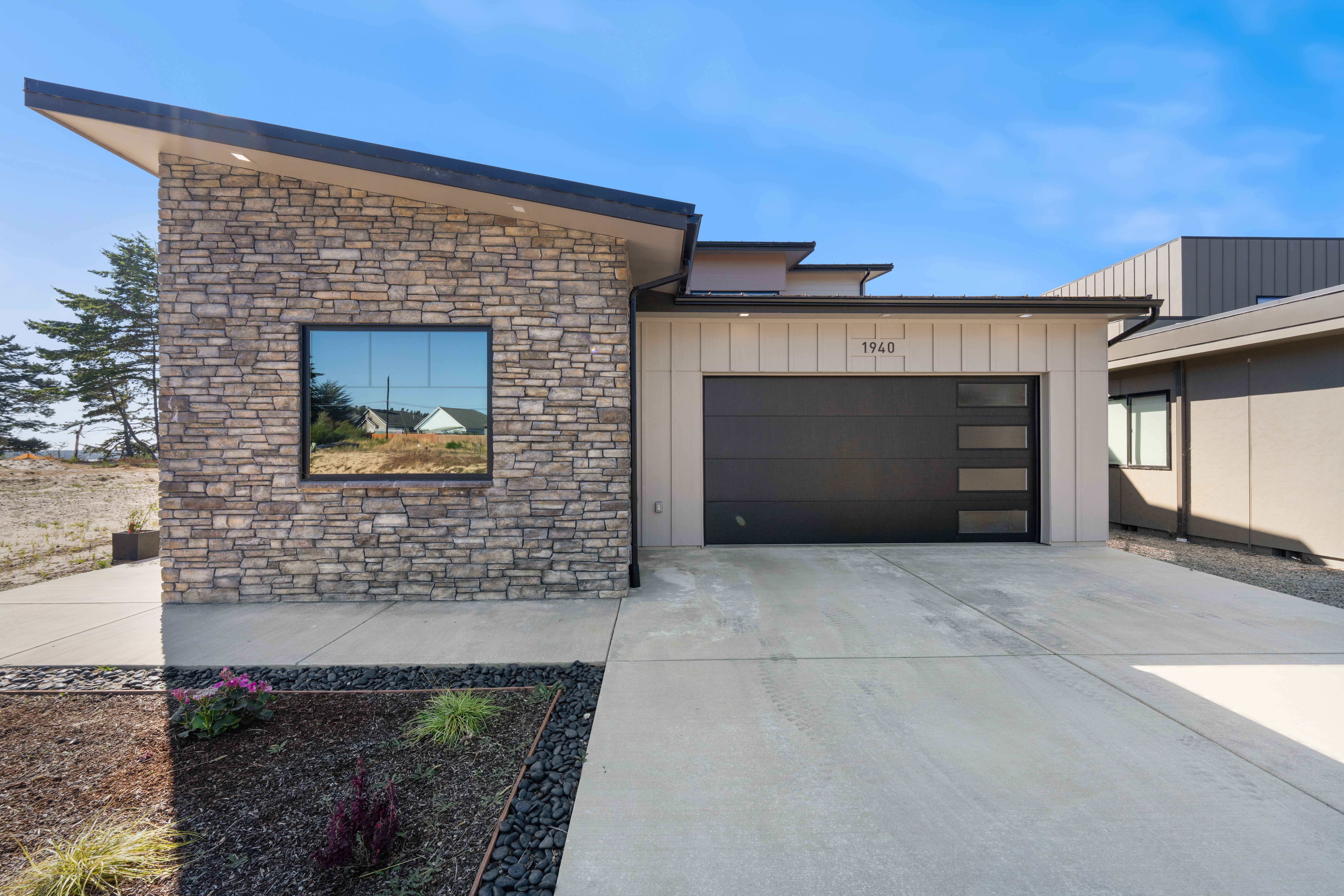  Bayfront Modern Masterpiece in Coos Bay, Oregon - 物件實景