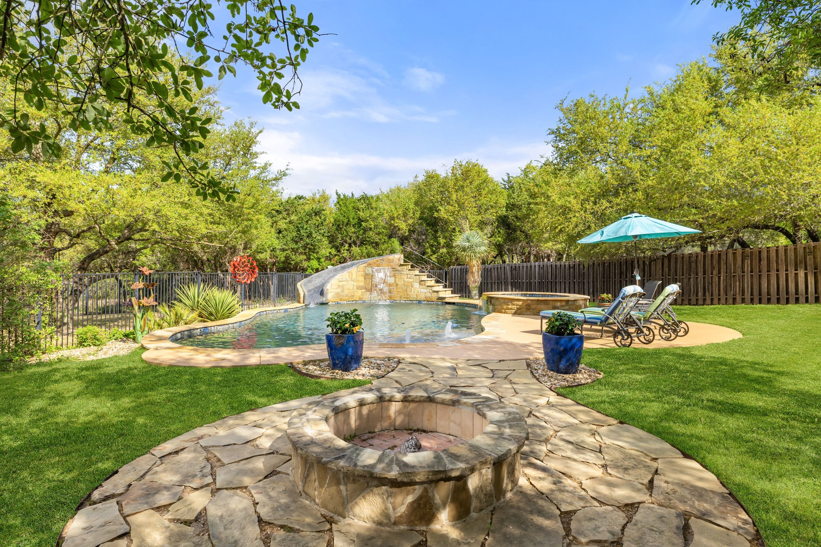  Refined Rocky Creek Living with Private Backyard Oasis - 物件實景