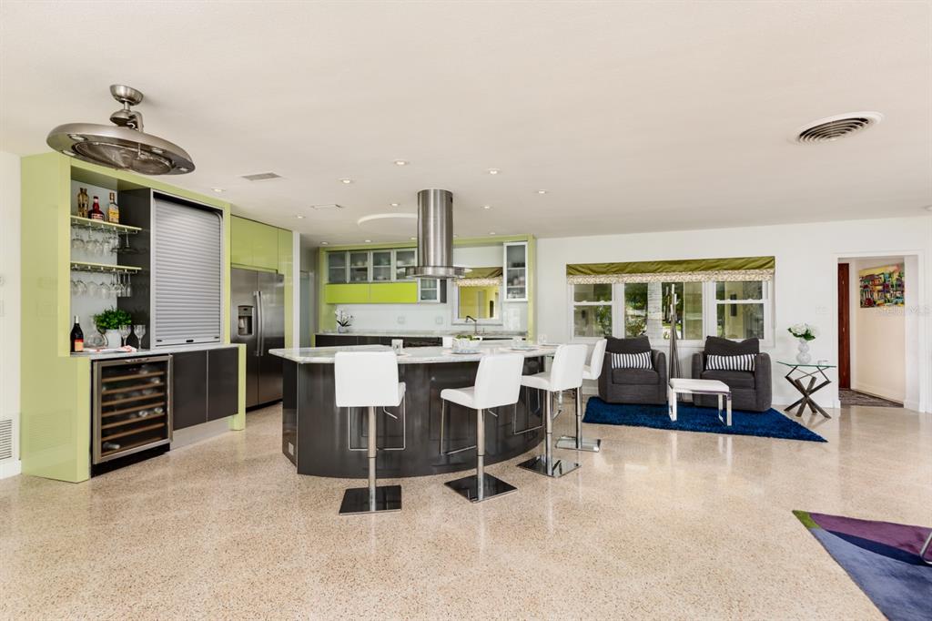 St Petersburg, Florida, 33705, United States, 3 Bedrooms Bedrooms, ,4 BathroomsBathrooms,Residential,For Sale,1793107