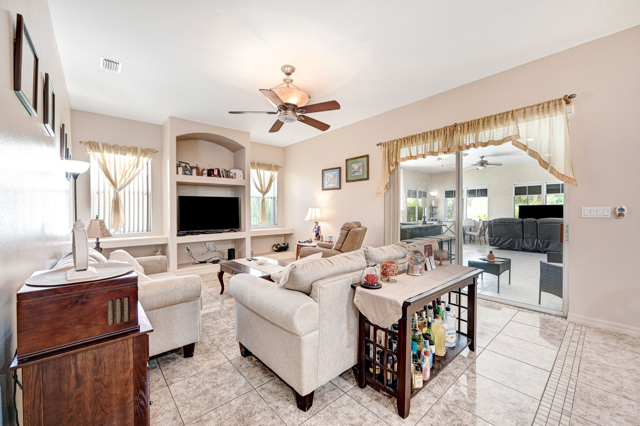 Palm Bay, Florida, 32908, United States, 4 Bedrooms Bedrooms, ,4 BathroomsBathrooms,Residential,For Sale,1978216