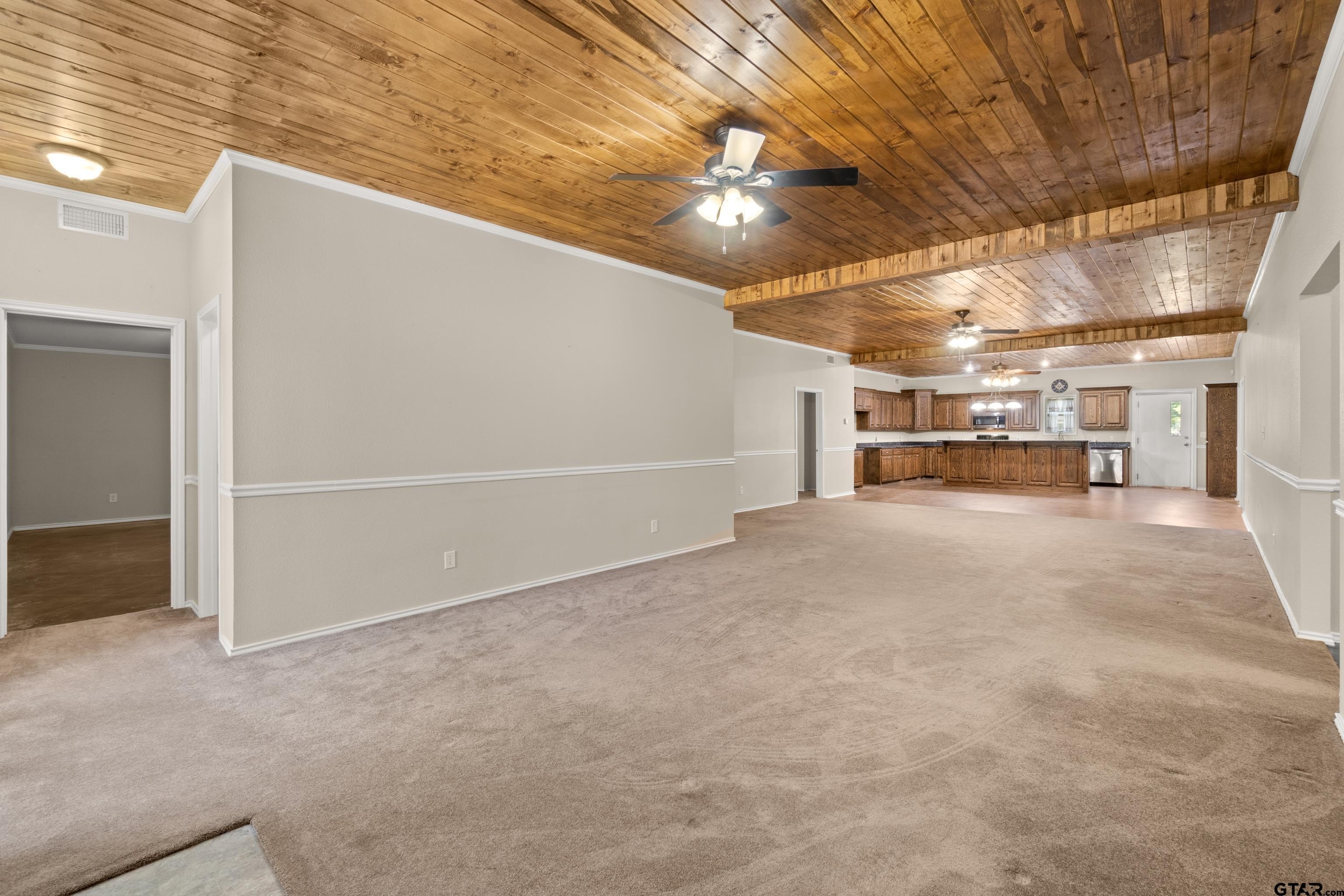 Pittsburg, Texas, 75686, United States, 5 Bedrooms Bedrooms, ,2 BathroomsBathrooms,Residential,For Sale,1998709