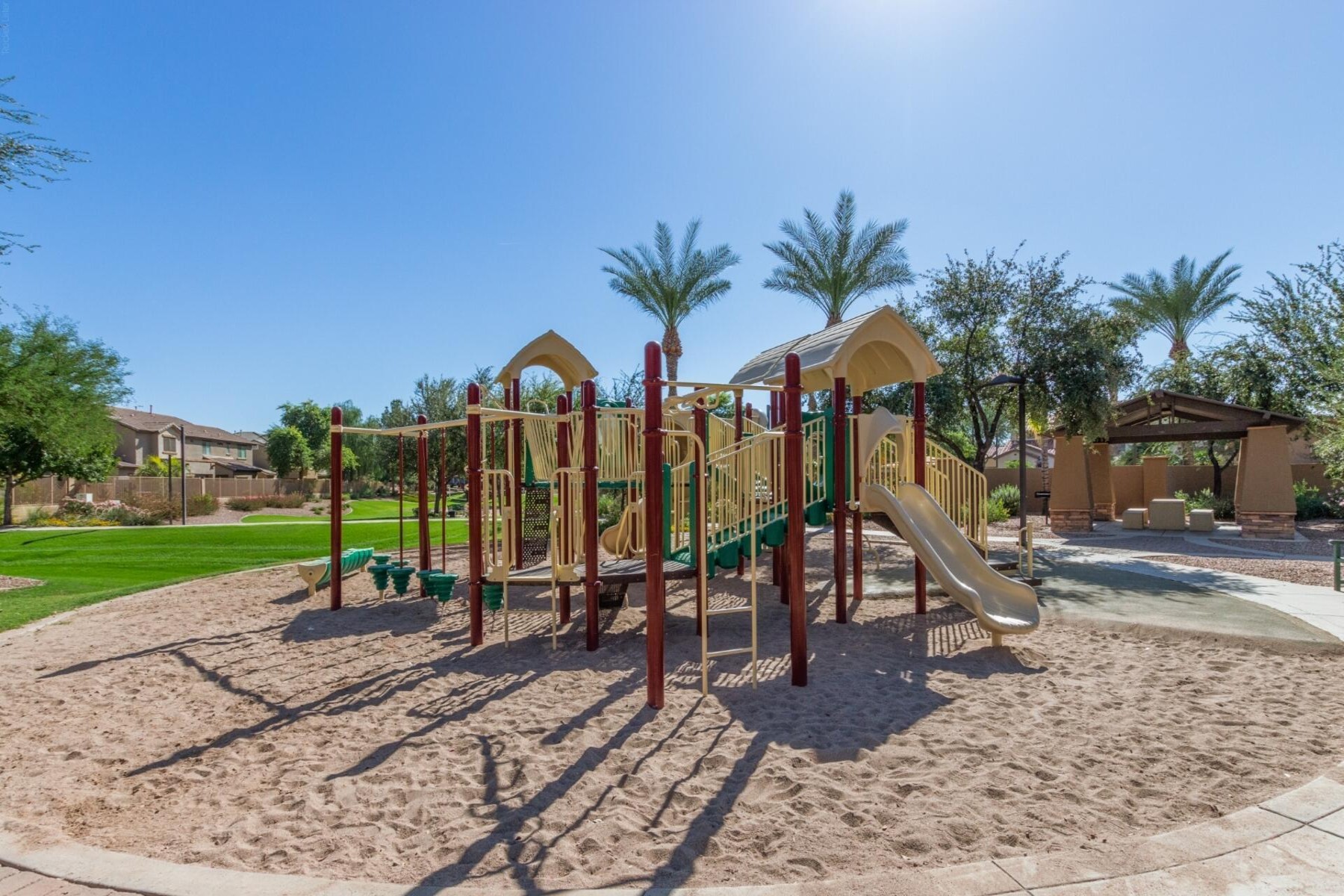  1271 E Canyon Creek Drive  Gilbert, AZ - 物件實景