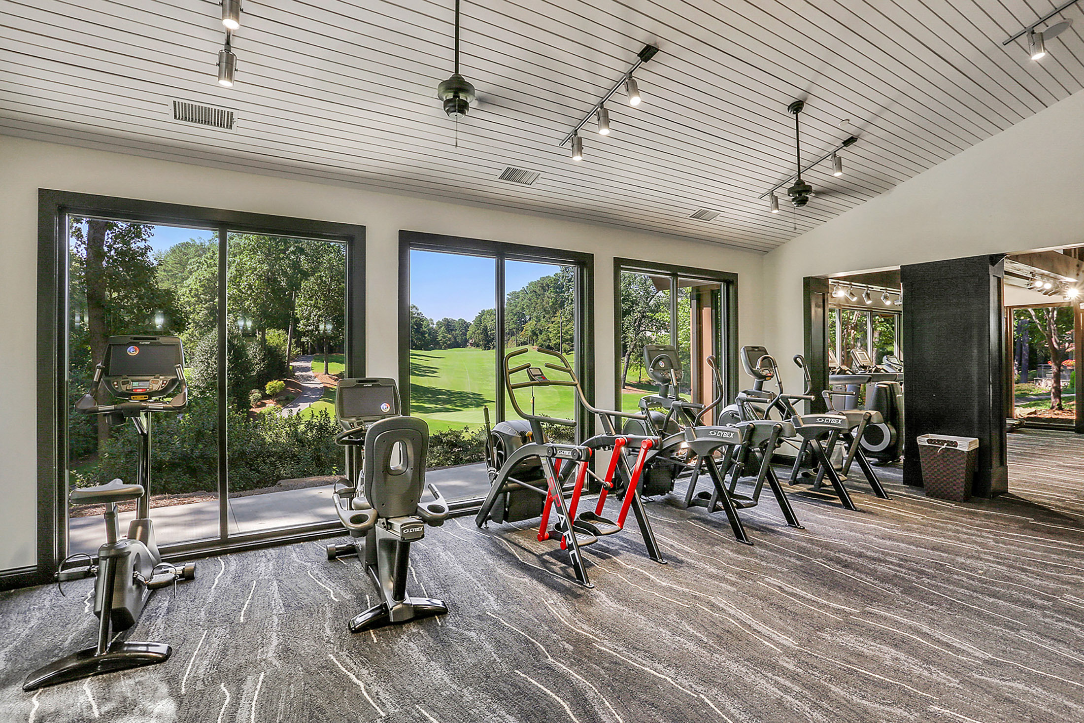  Experience Unrivaled Luxury and Serenity in This One-of-a-Kind Estate - 物件實景