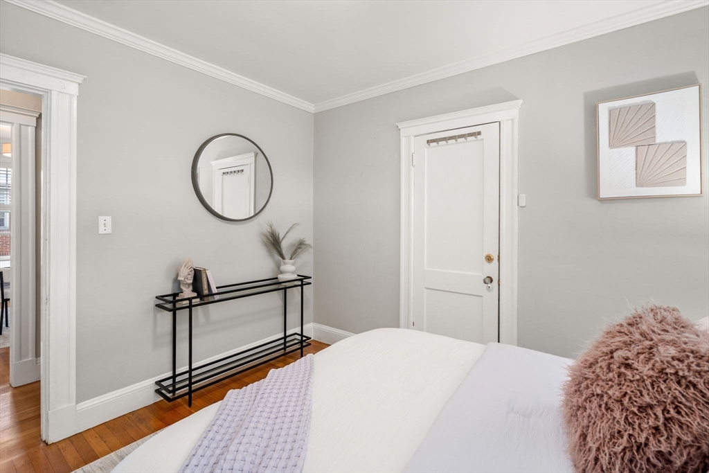 Newton, Massachusetts, 02458, United States, 2 Bedrooms Bedrooms, ,2 BathroomsBathrooms,Residential,For Sale,1906436