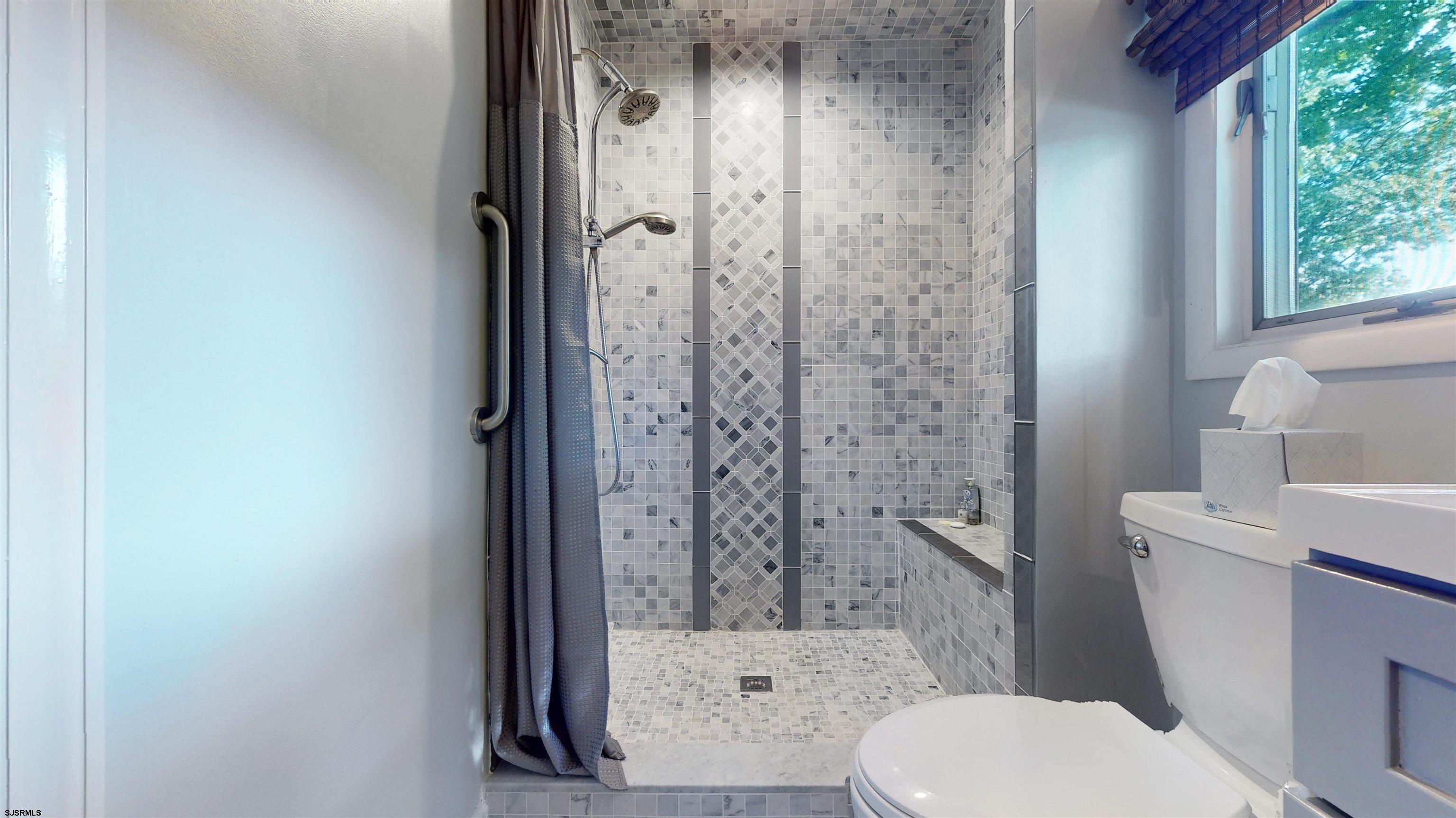 Linwood, New Jersey, 08221, United States, 6 Bedrooms Bedrooms, ,5 BathroomsBathrooms,Residential,For Sale,1975811