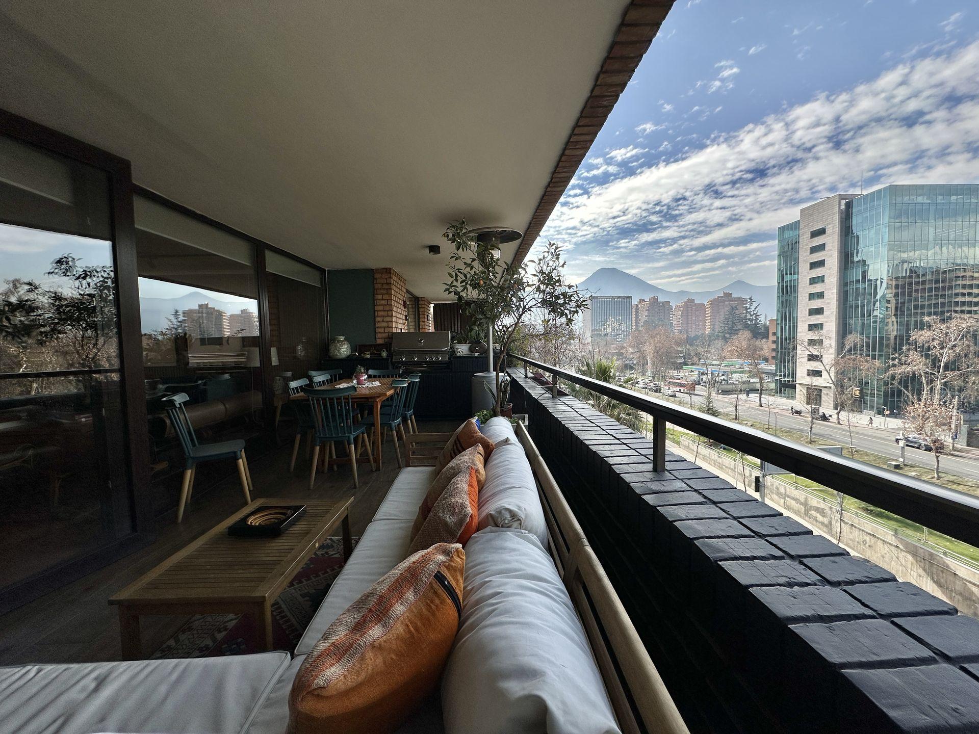 Vitacura, Chile, 3 Bedrooms Bedrooms, ,3 BathroomsBathrooms,Residential,For Sale,1911226