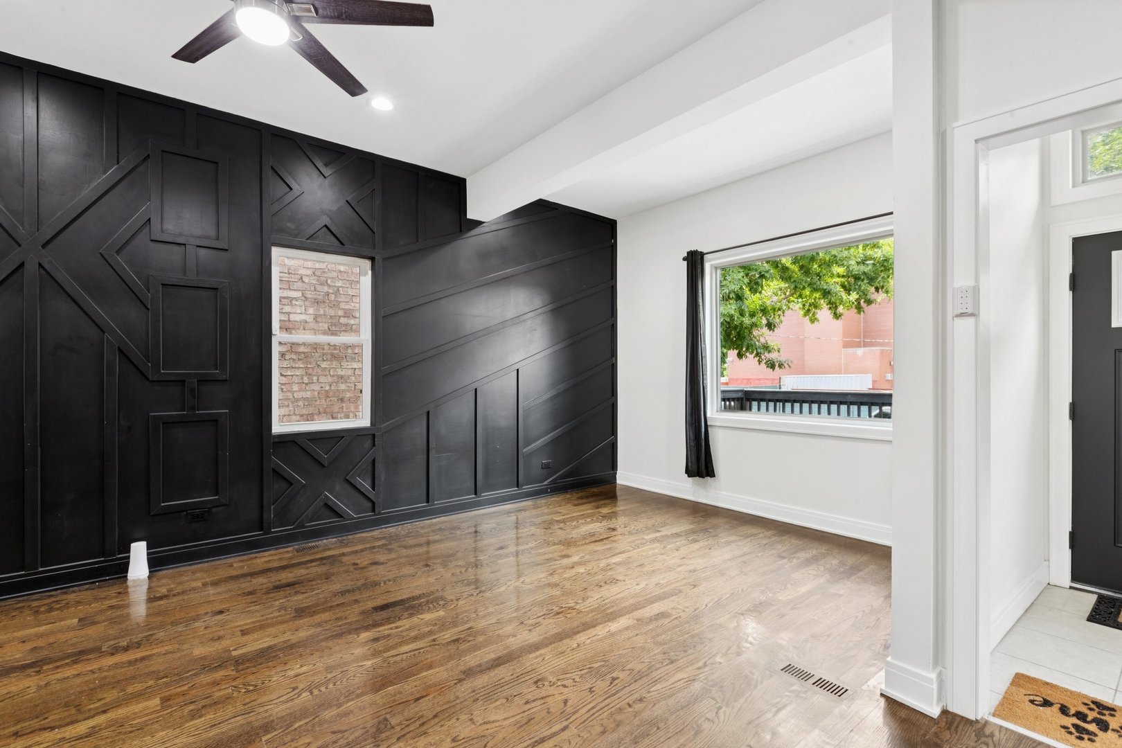 Chicago, Illinois, 60637, United States, 4 Bedrooms Bedrooms, ,4 BathroomsBathrooms,Residential,For Sale,2001250