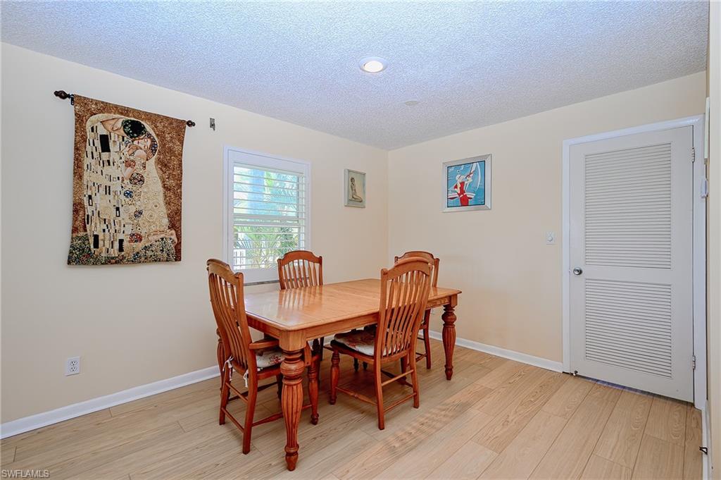 Naples, Florida, 34102, United States, 2 Bedrooms Bedrooms, ,2 BathroomsBathrooms,Residential,For Sale,1867341