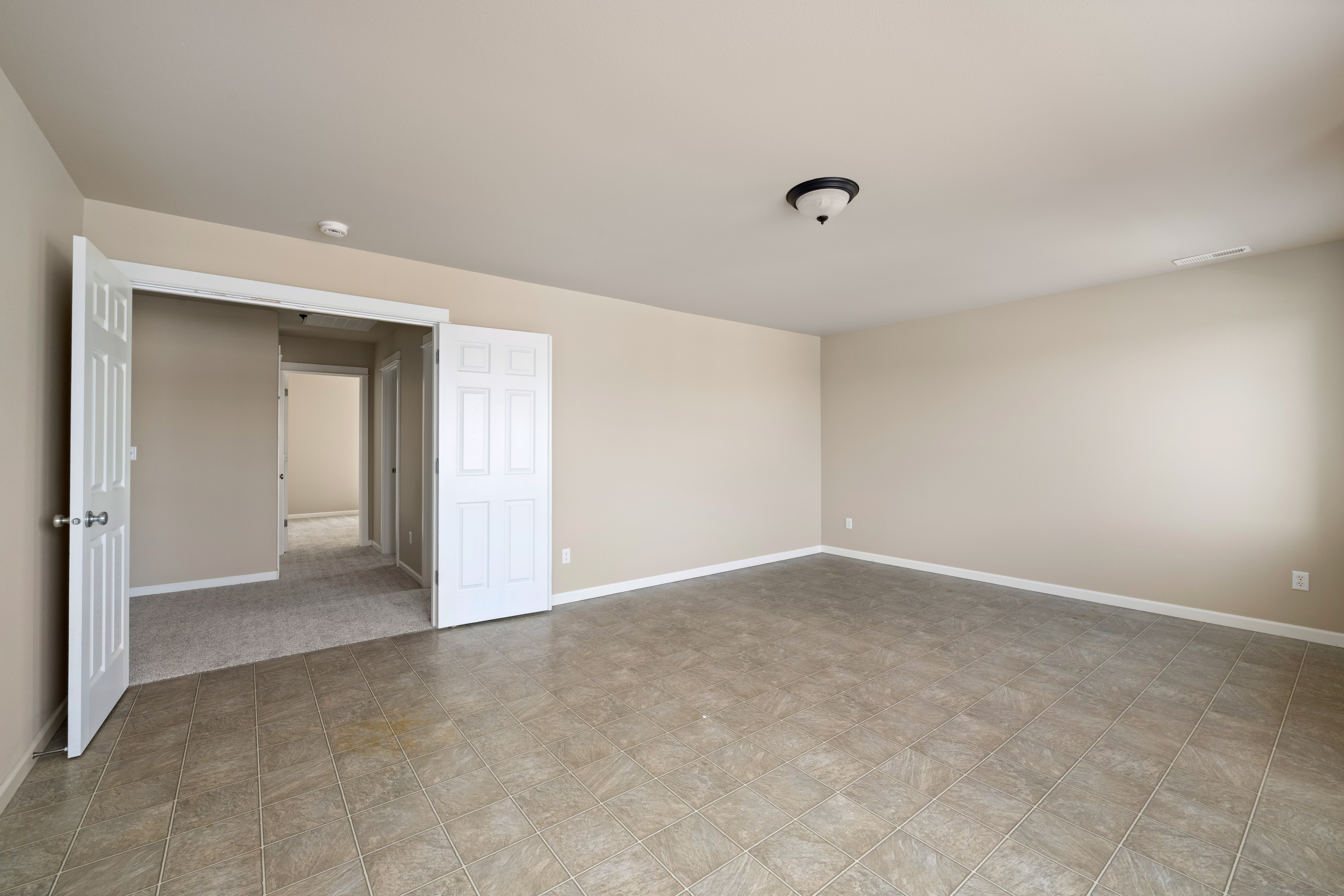  Nearly 3,600 Sq Ft of Possibilities - 物件實景