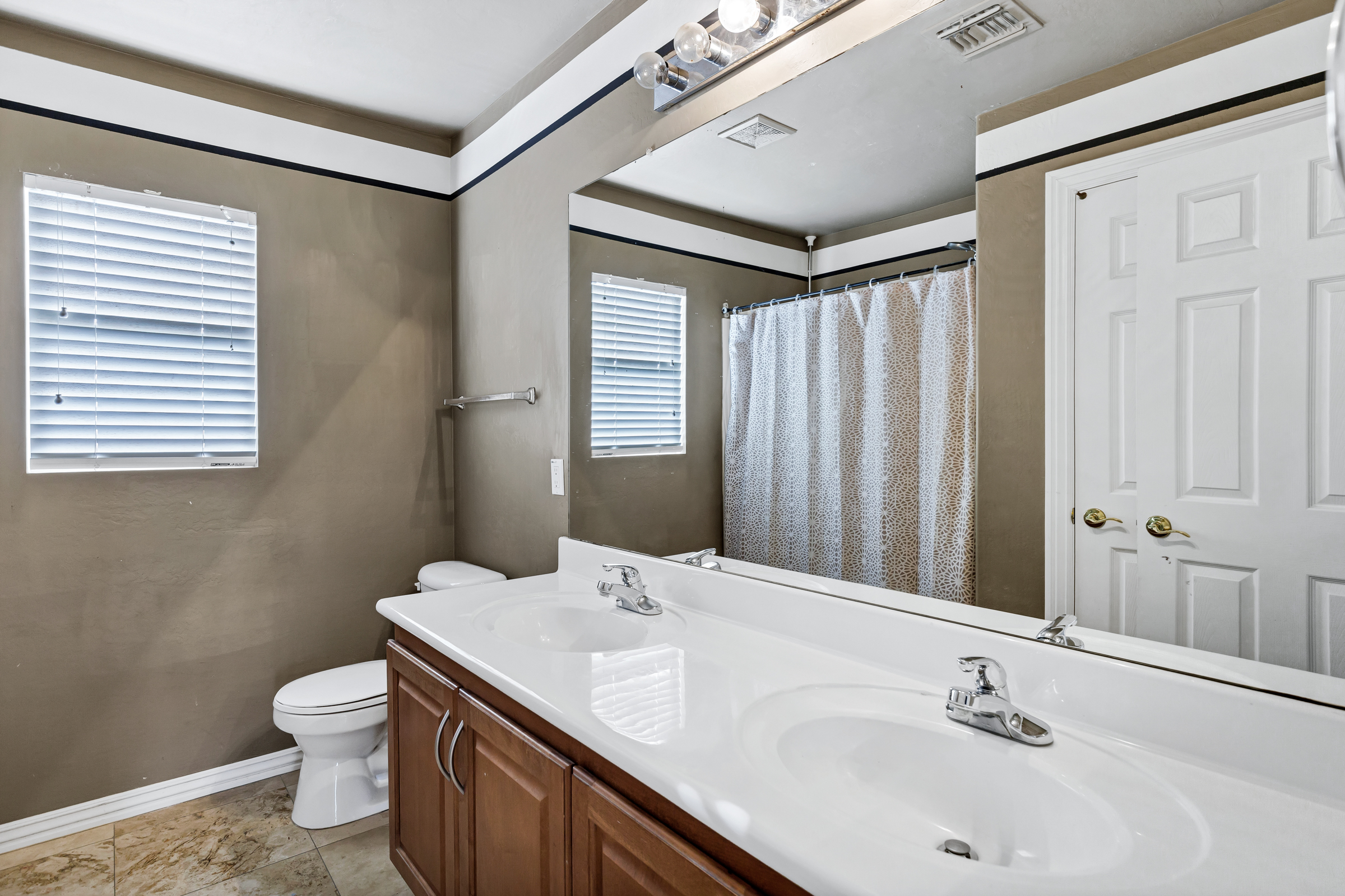 Mesa, Arizona, 85207, United States, 5 Bedrooms Bedrooms, ,4 BathroomsBathrooms,Residential,For Sale,1976858